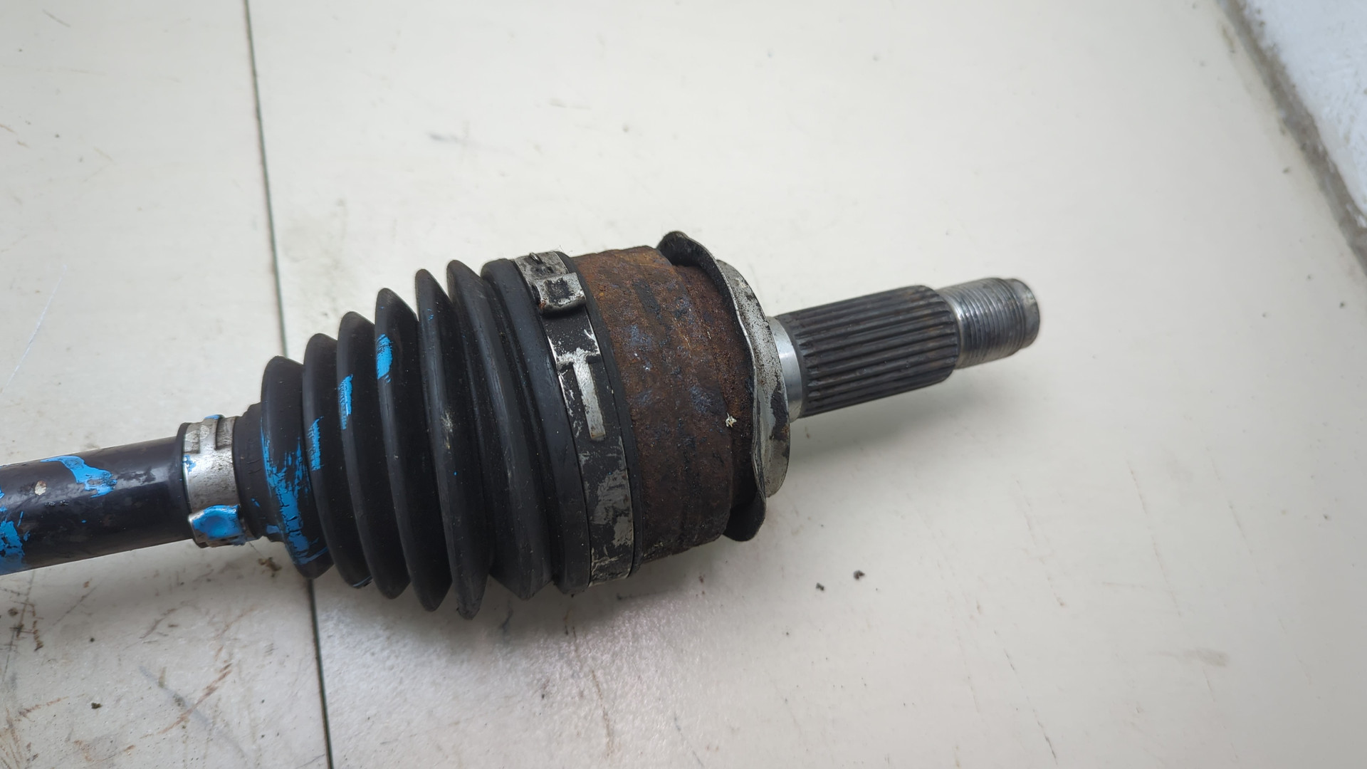 Полуось передняя левая