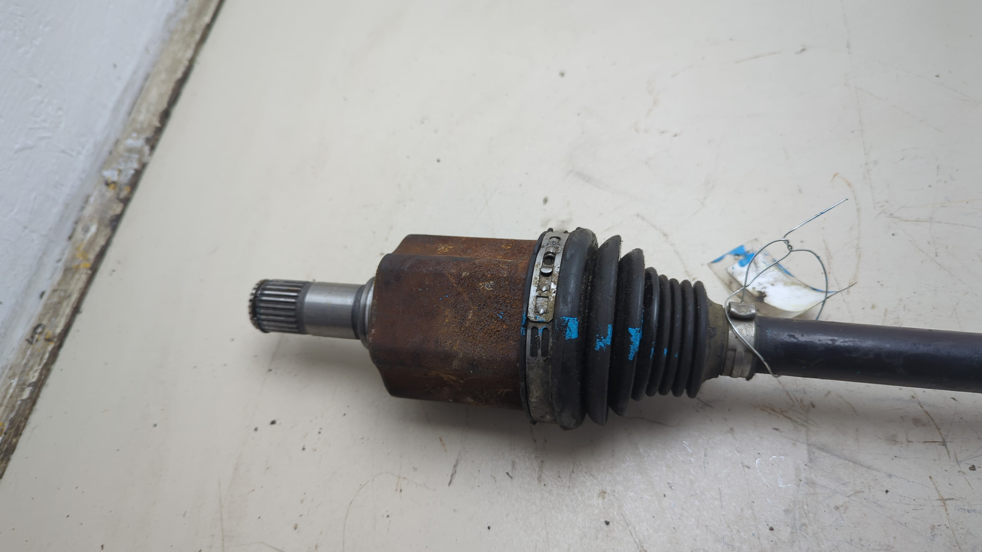 Полуось передняя левая