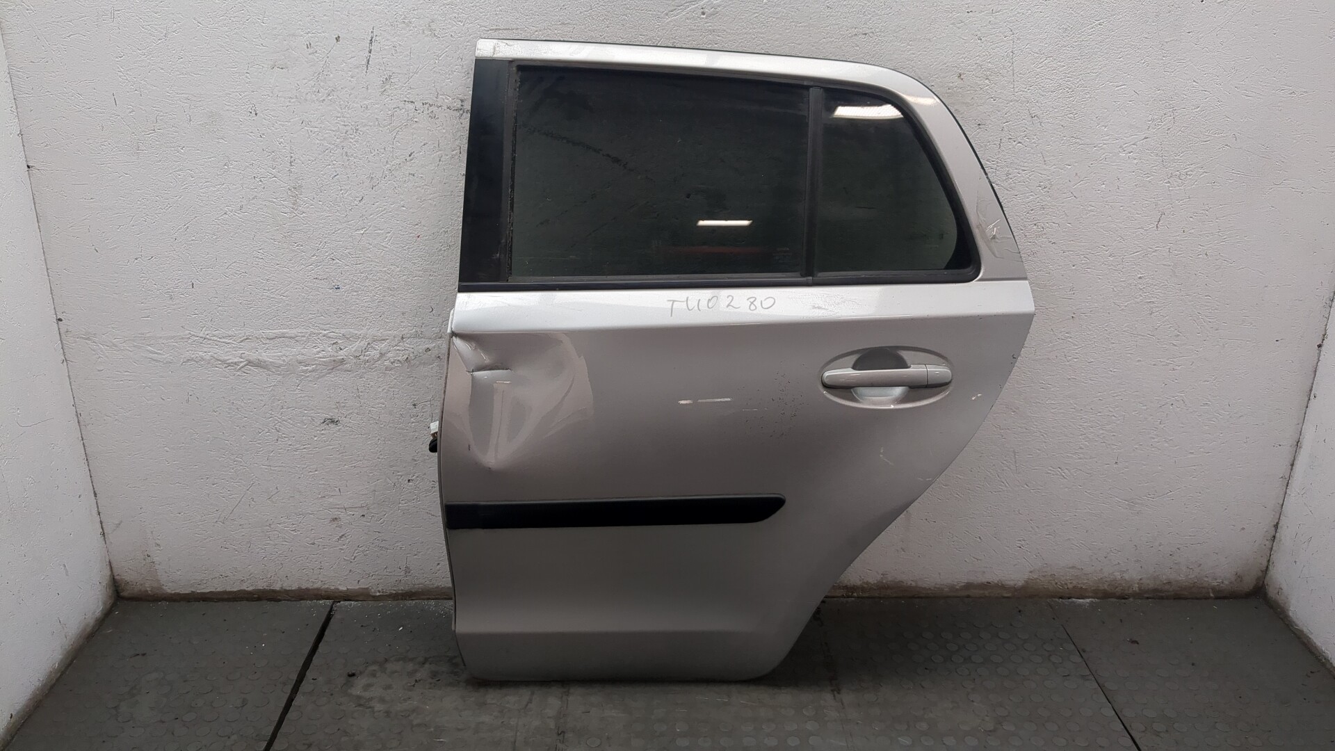 Дверь задняя левая