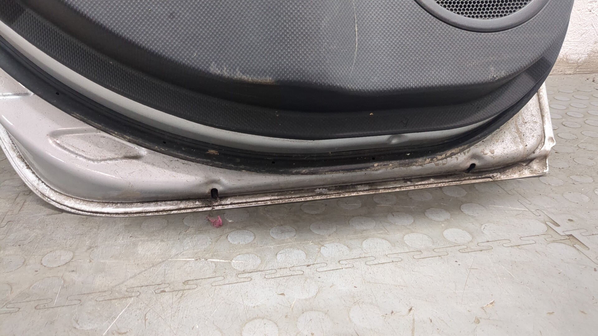 Дверь задняя левая