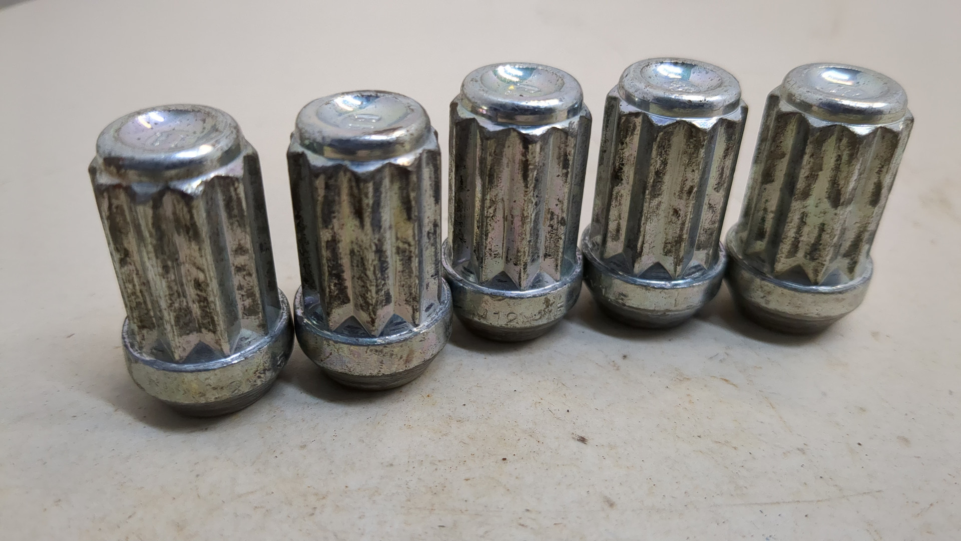 Гайка колеса