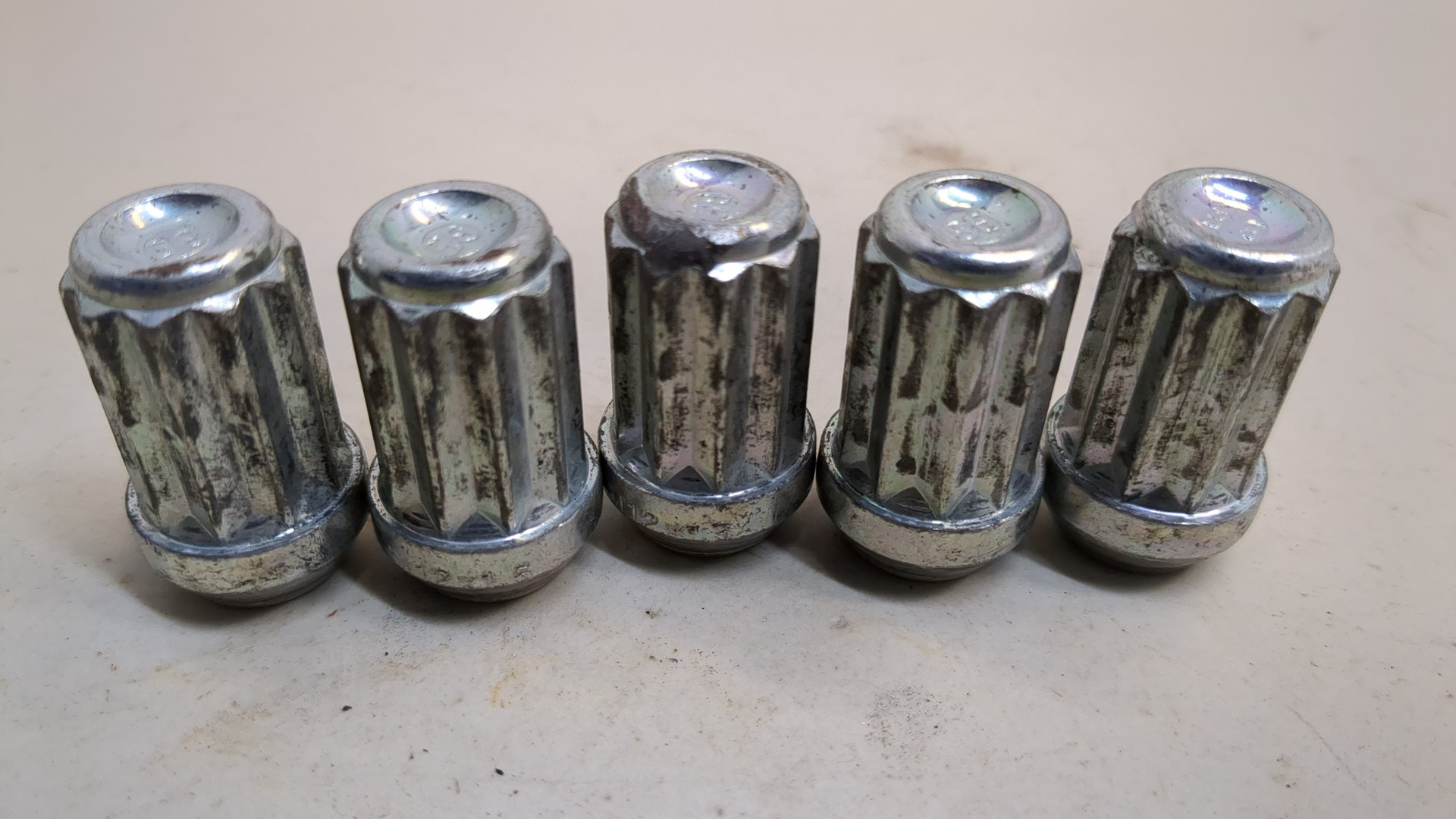 Гайка колеса