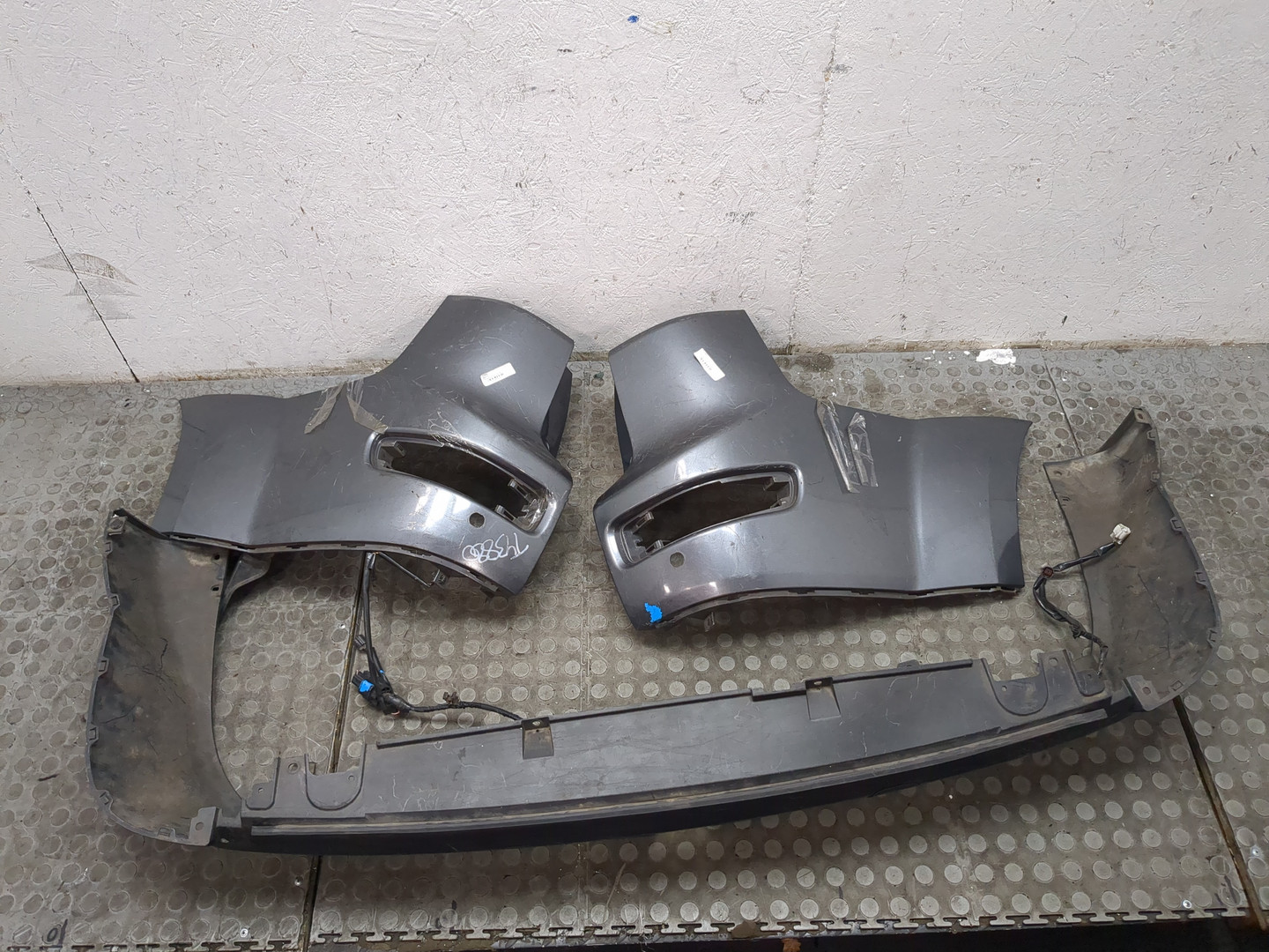 Бампер задний