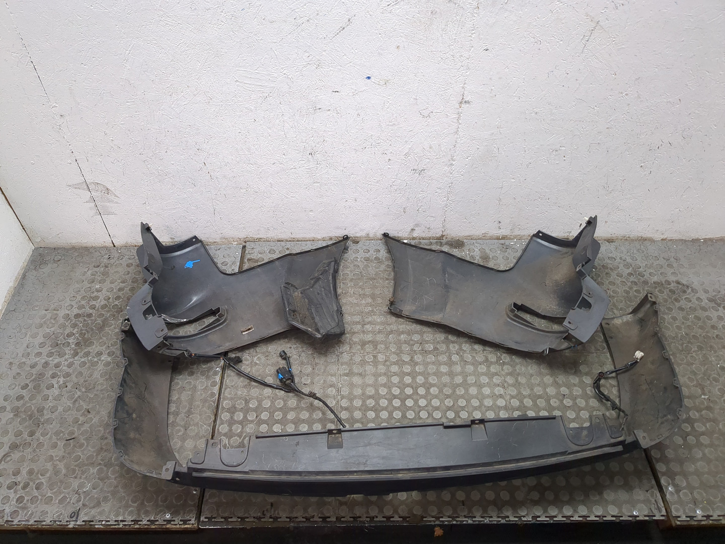 Бампер задний