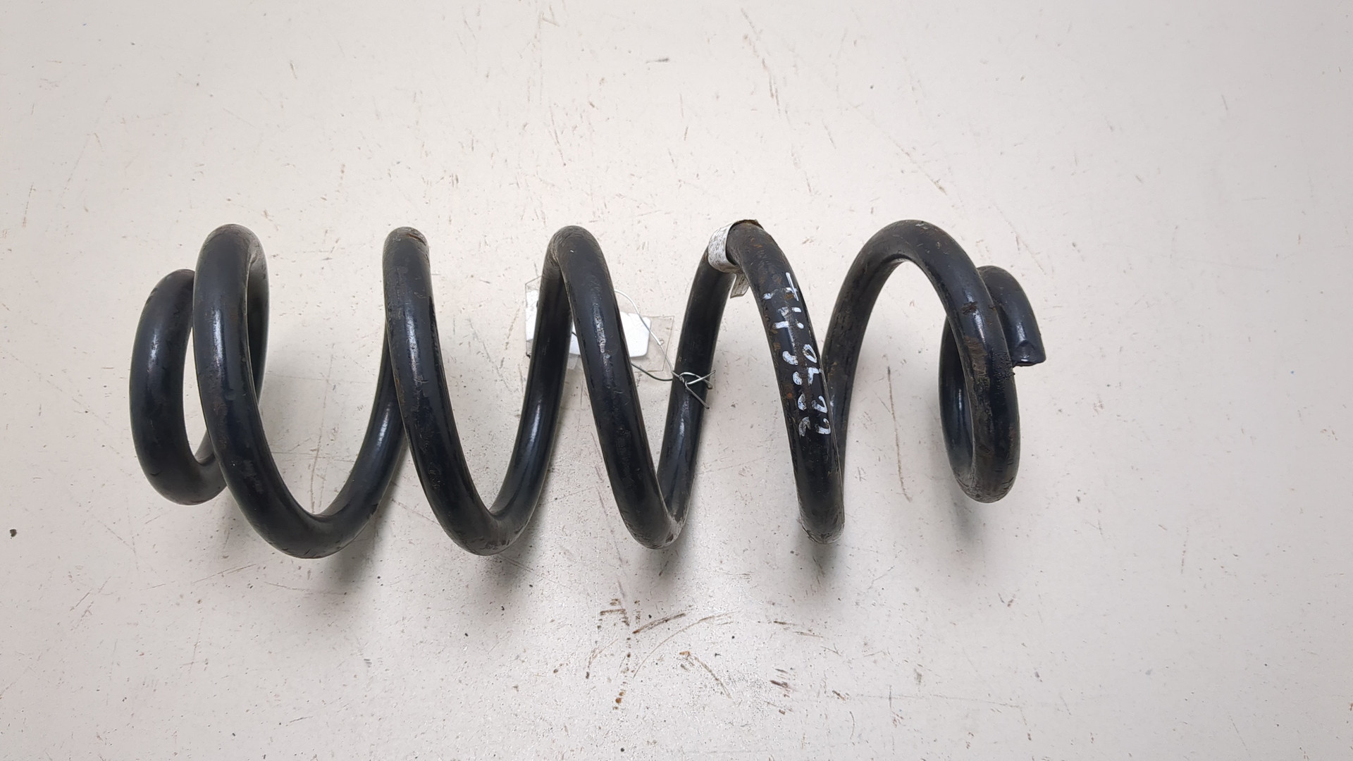 Пружина задняя