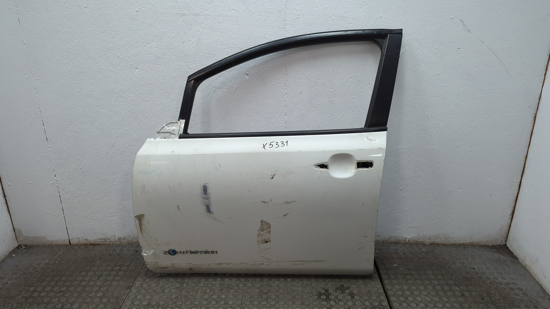 Дверь передняя левая