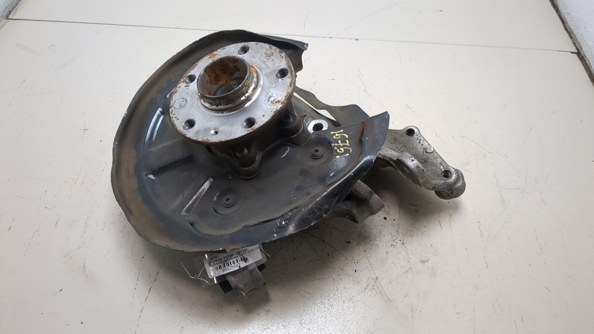 Кулак поворотный задний правый