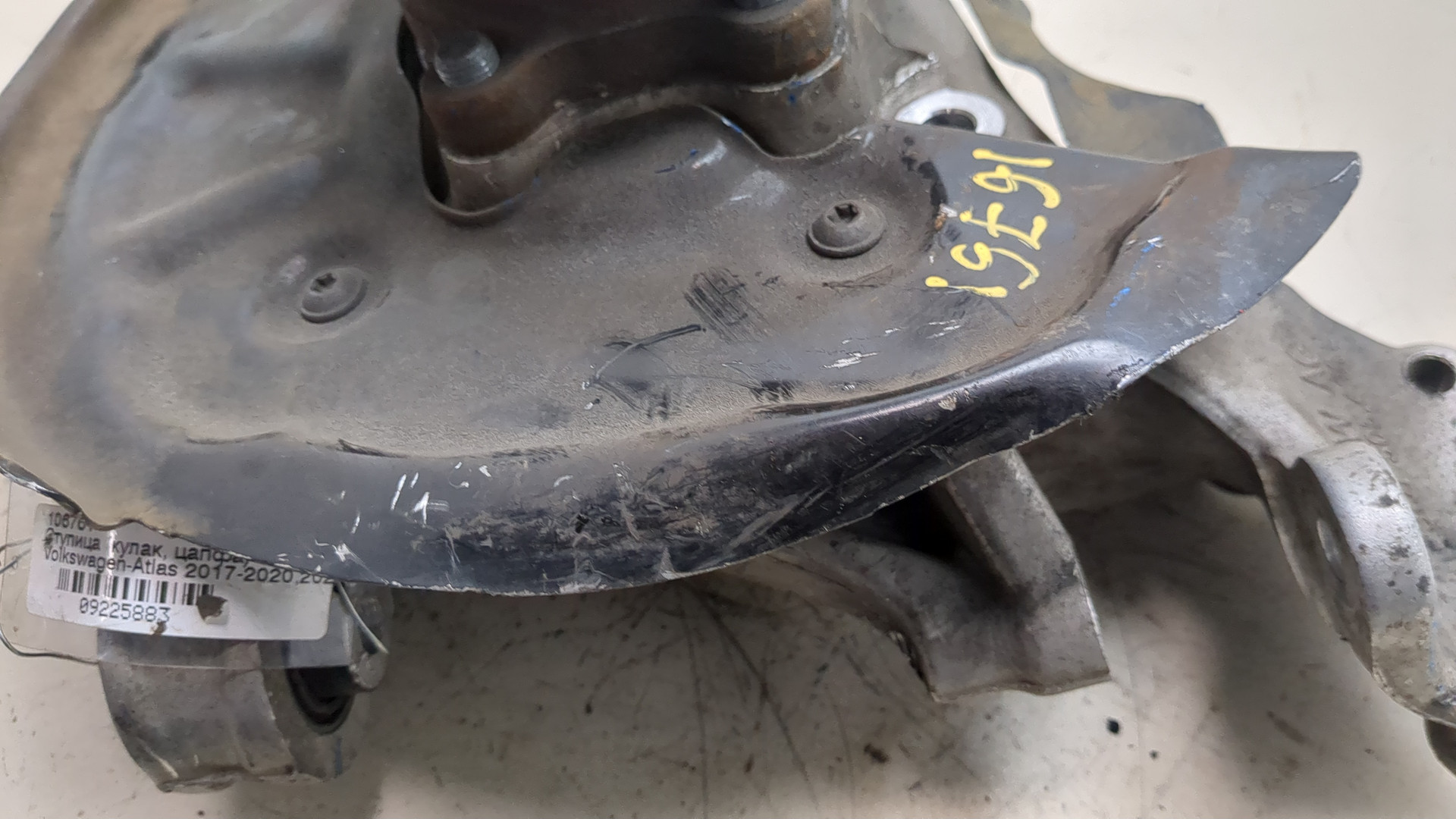 Кулак поворотный задний правый