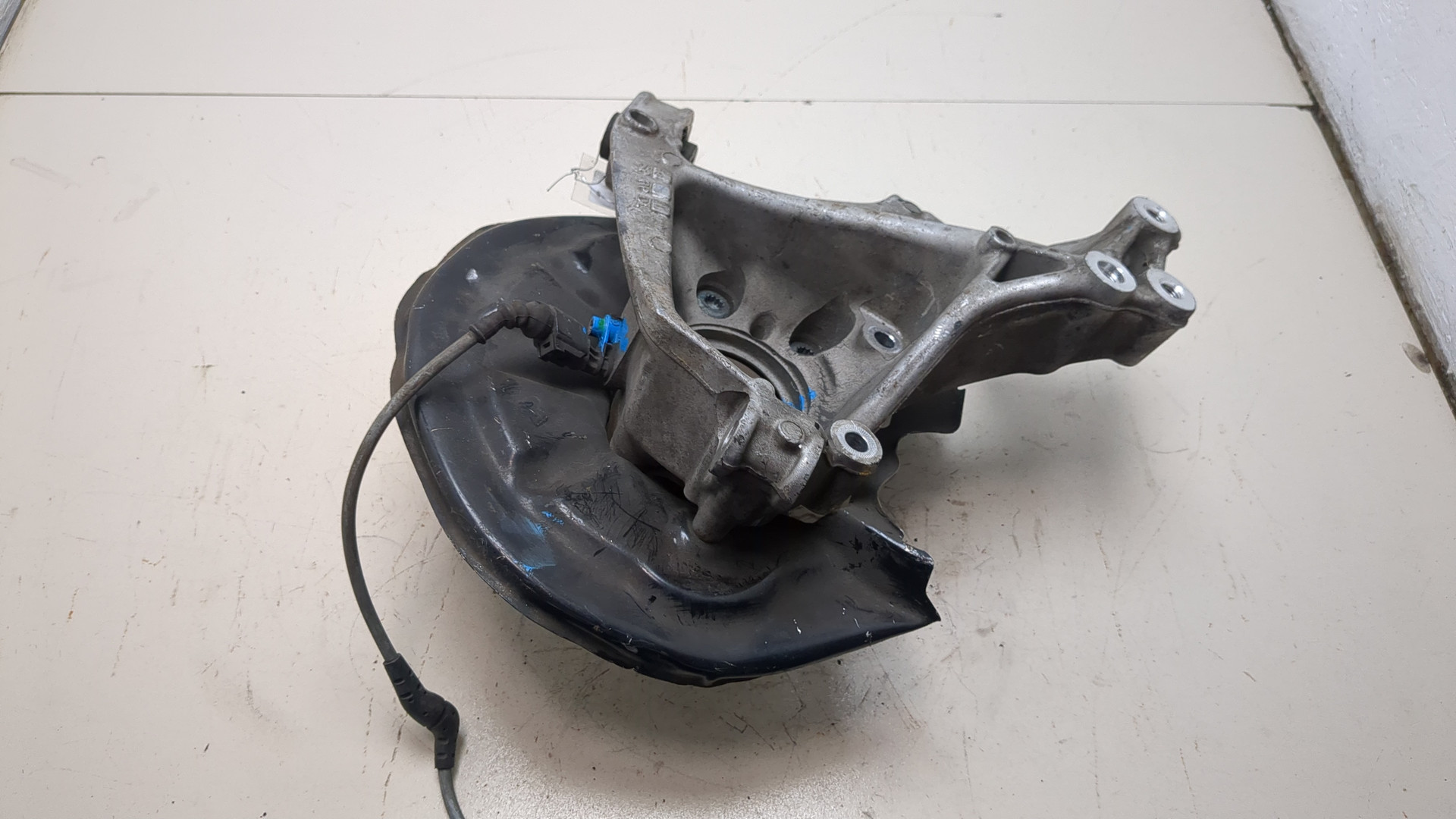 Кулак поворотный задний правый