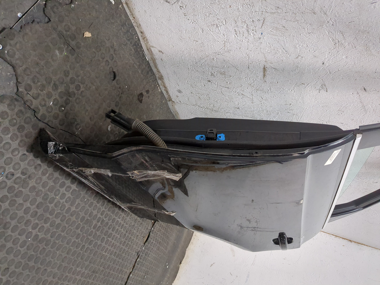 Дверь задняя левая