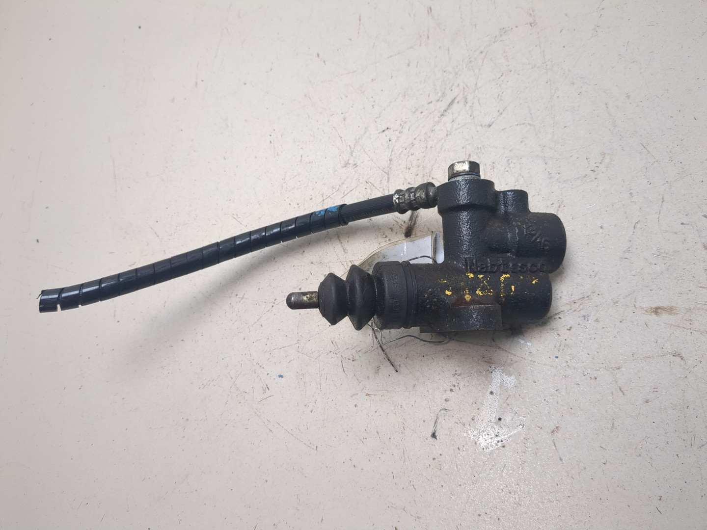 Цилиндр сцепления рабочий