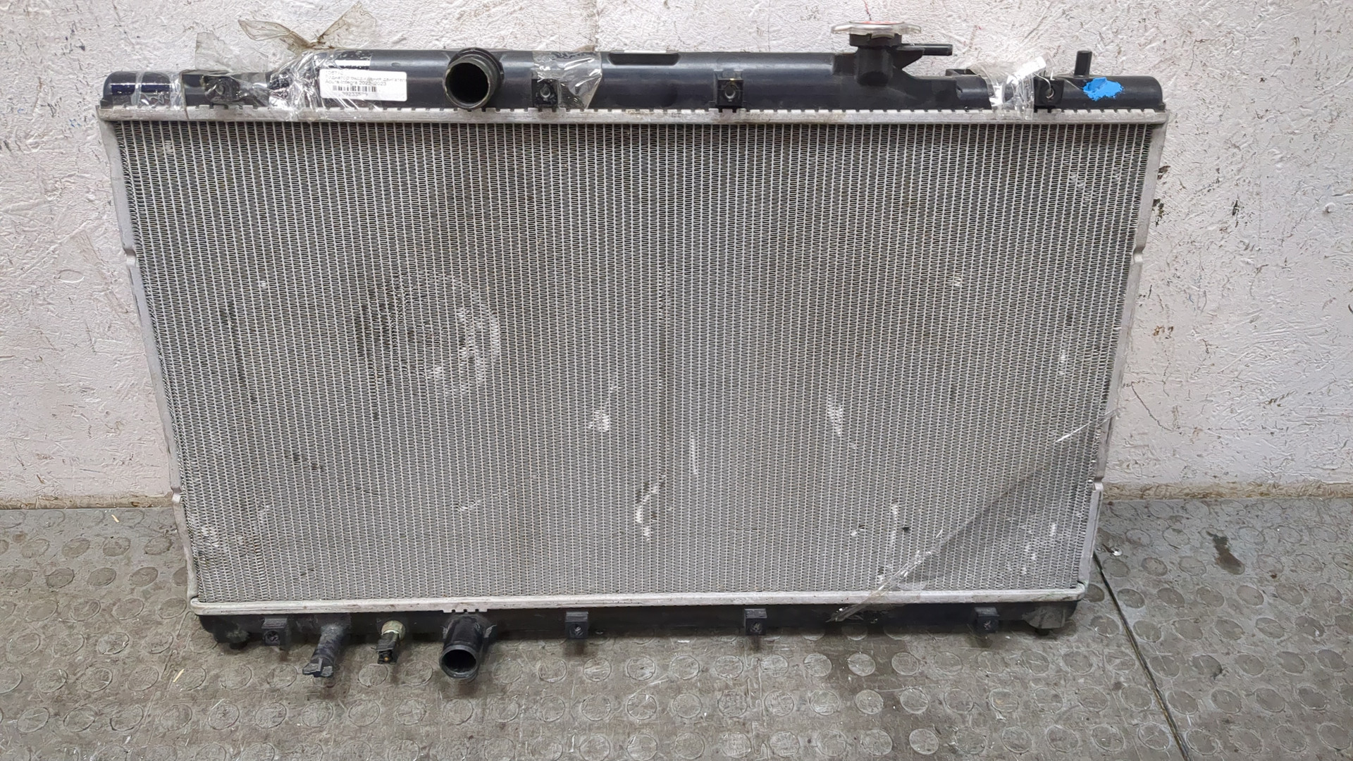 Радиатор охлаждения двигателя основной