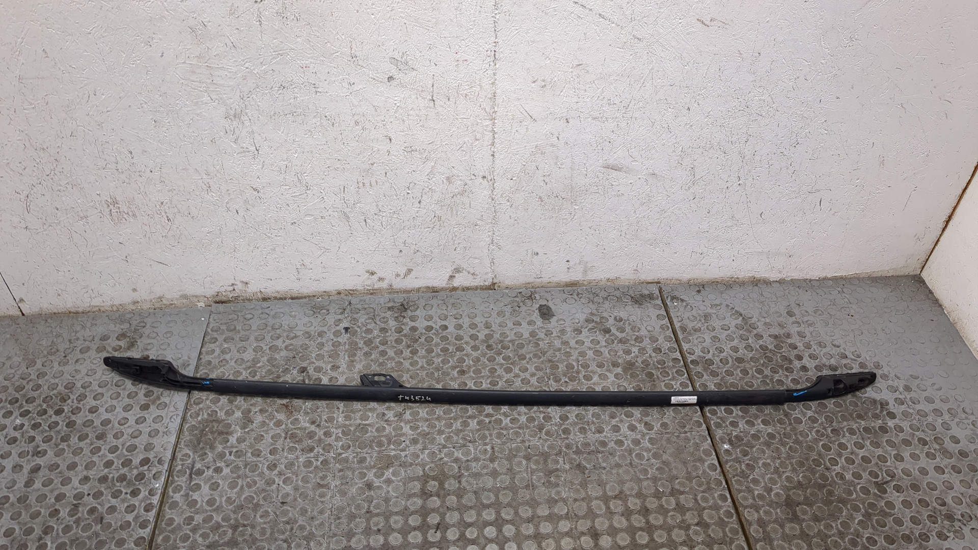 Рейлинг (релинг) левый (планка на крышу)