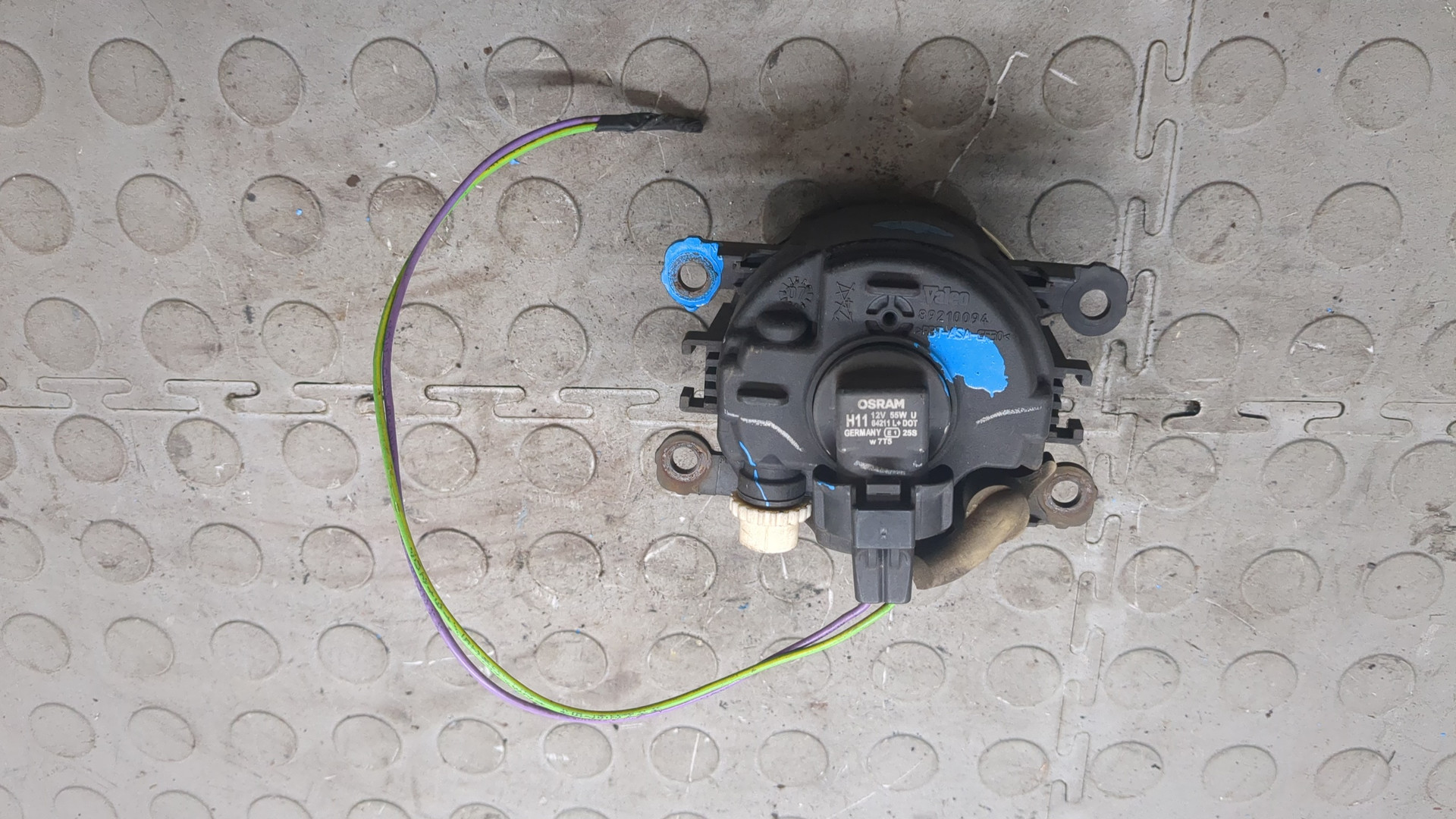 Фара противотуманная правая