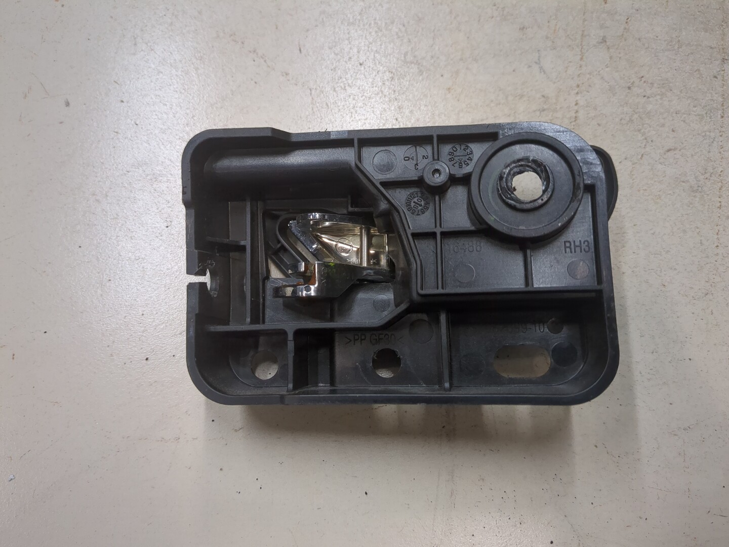 Ручка двери задней внутренняя правая