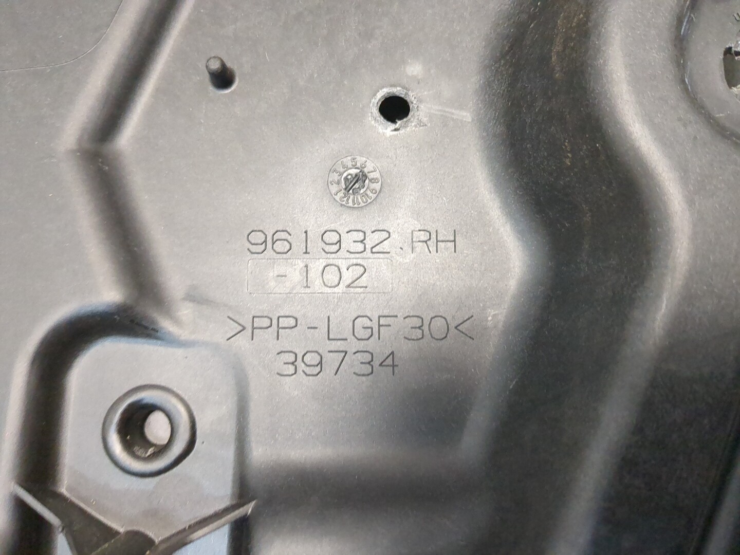 Стеклоподъемник электр. задний правый