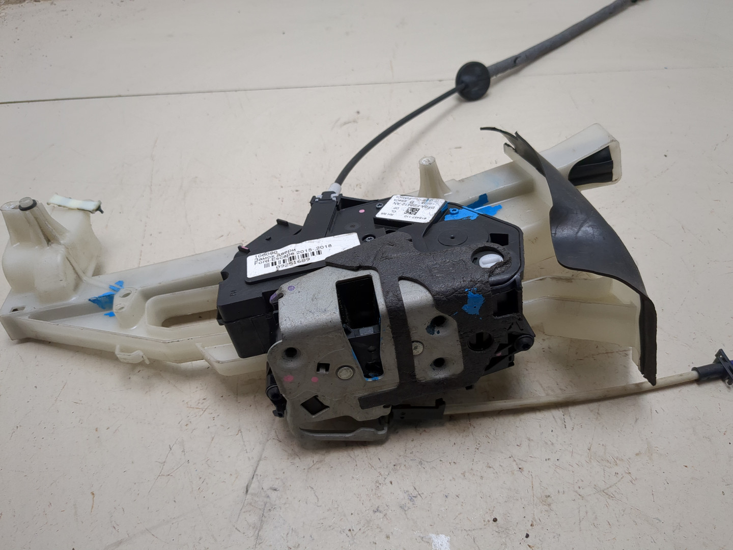 Замок двери задней правой