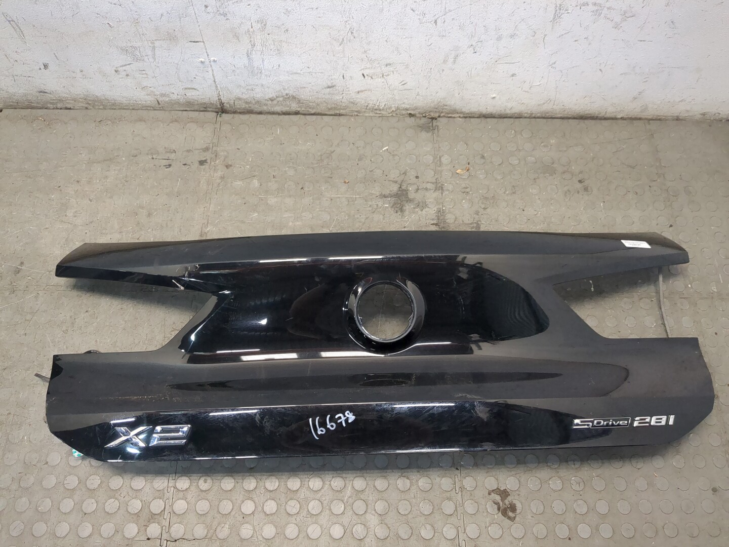 Накладка крышки багажника