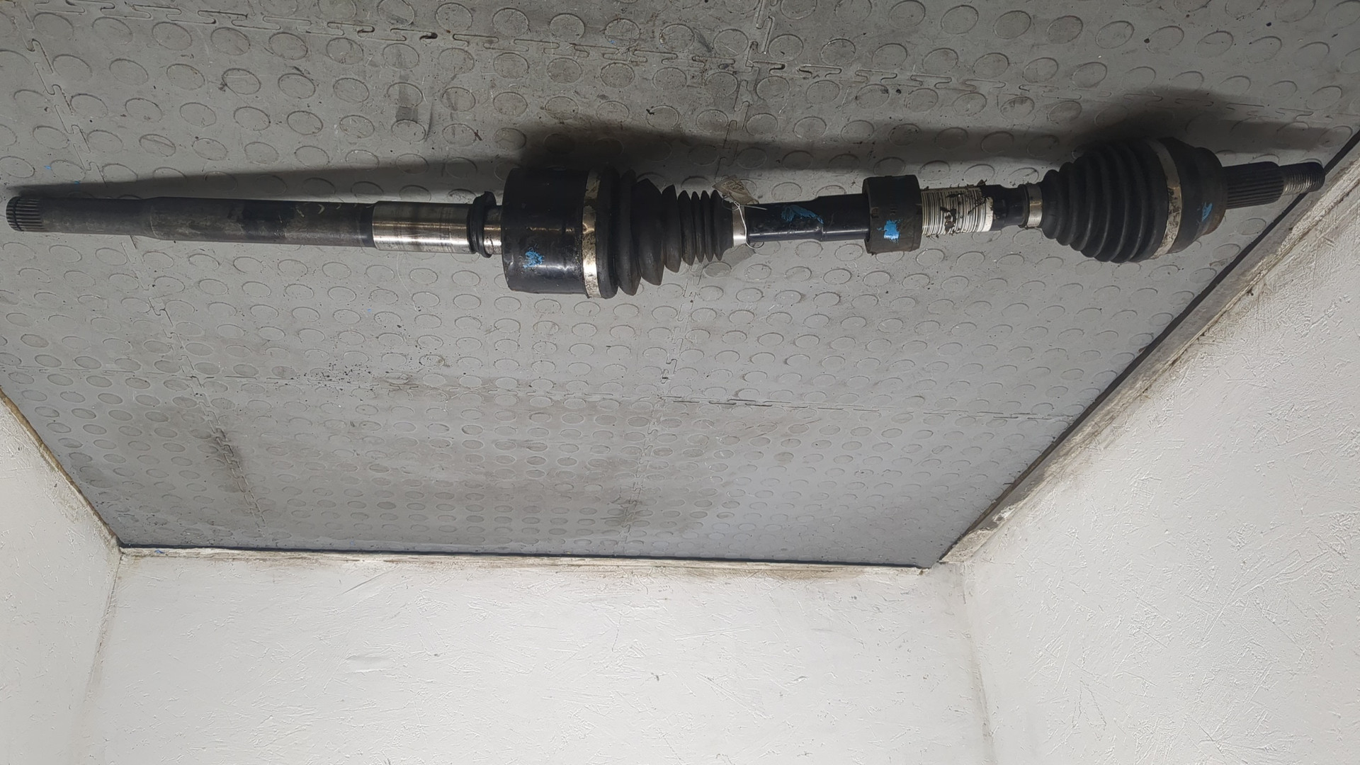 Полуось передняя правая