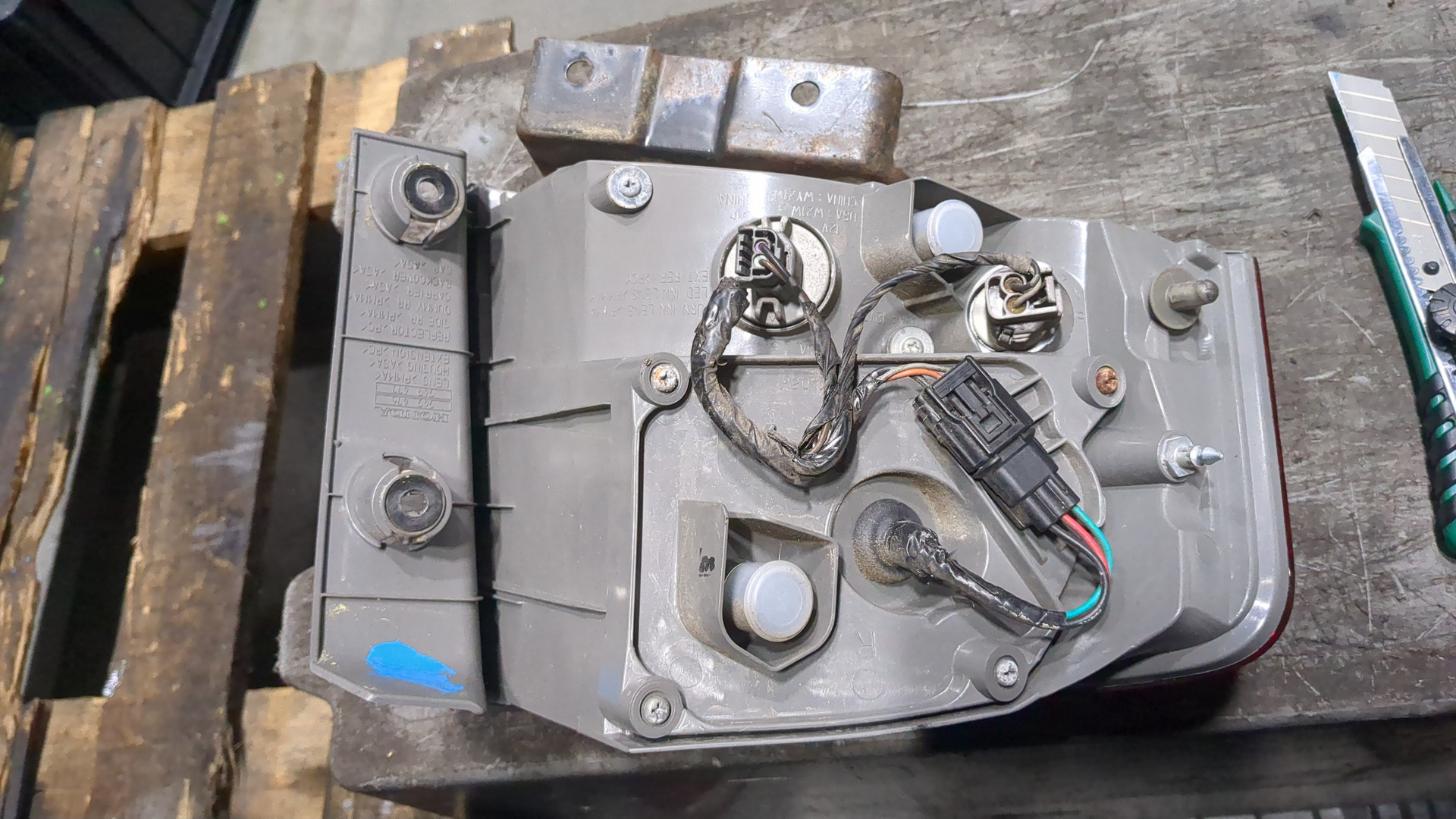 Фонарь задний правый