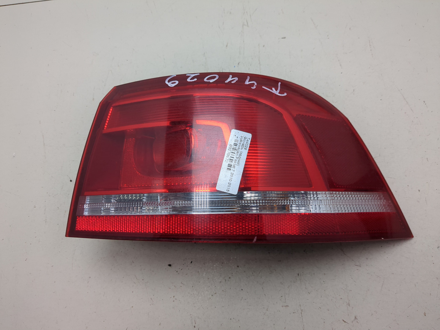 Фонарь задний правый