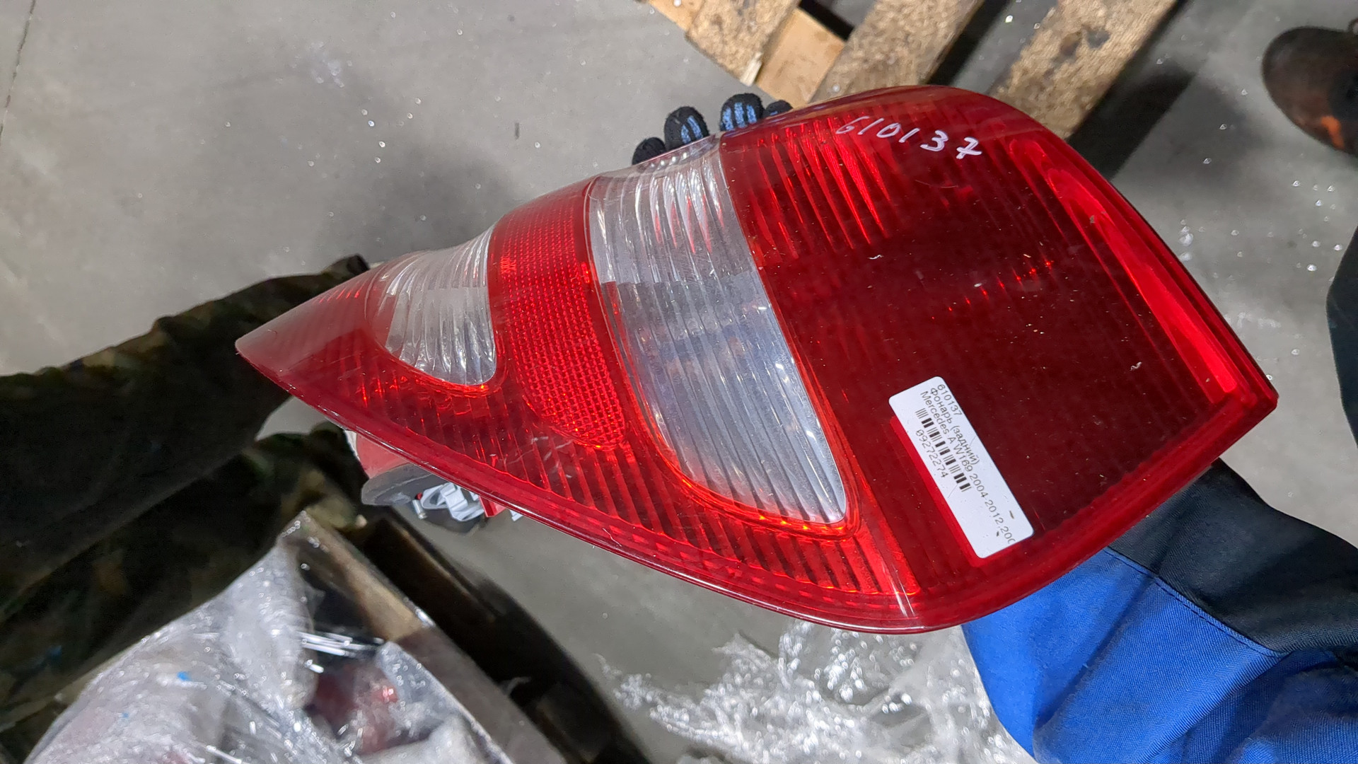 Фонарь задний правый