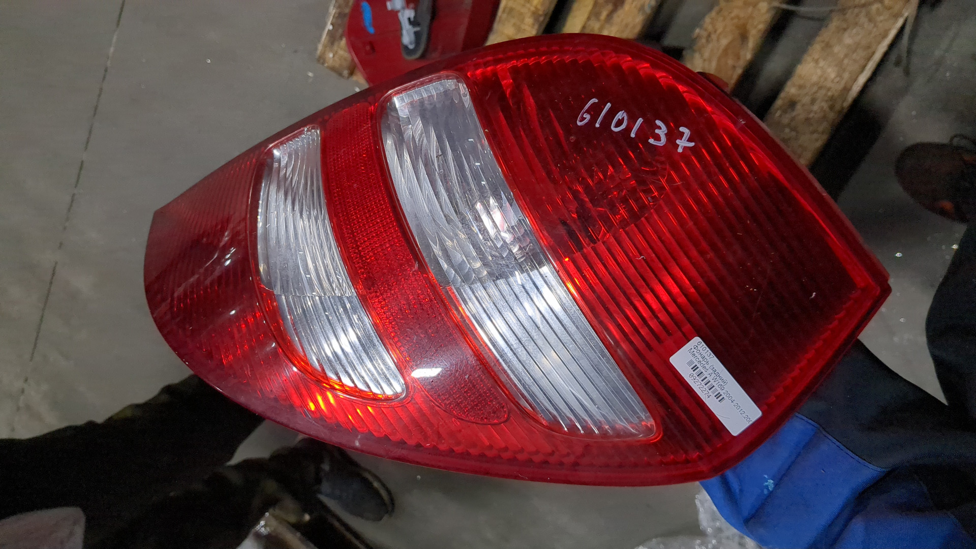 Фонарь задний правый