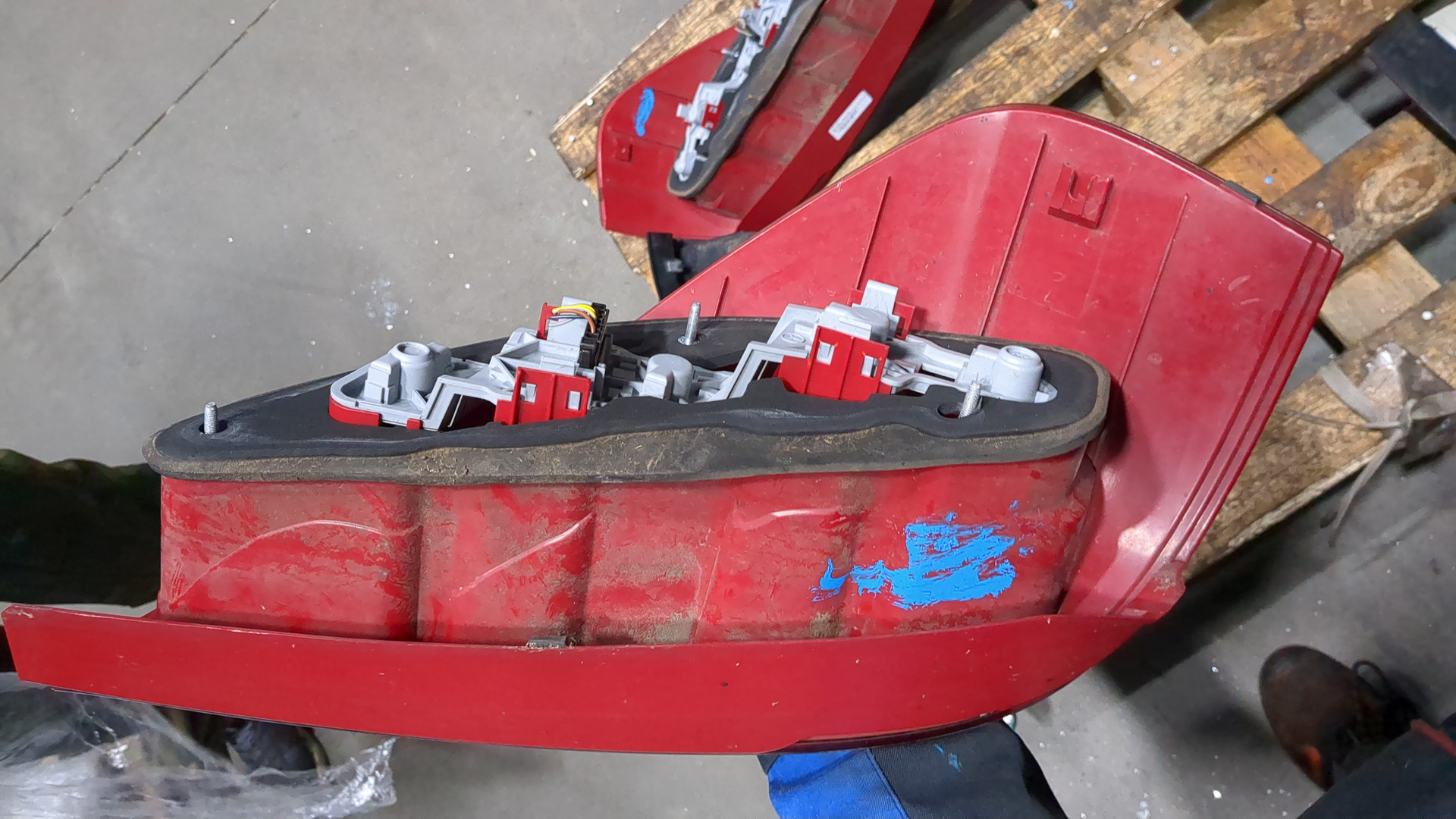 Фонарь задний правый