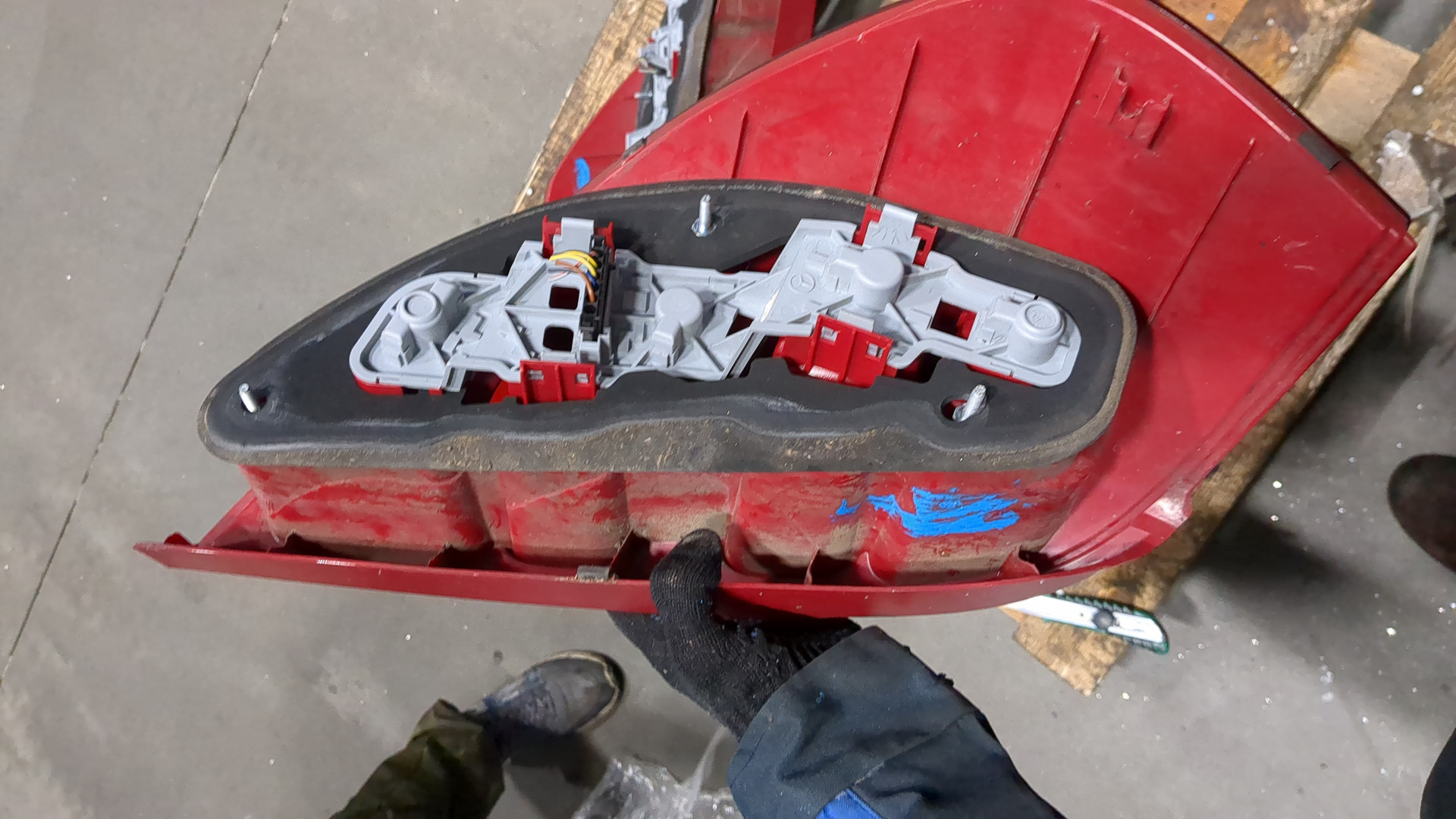 Фонарь задний правый