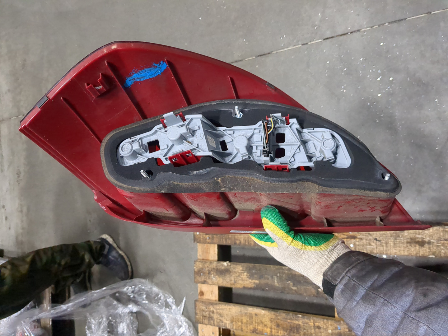 Фонарь задний левый