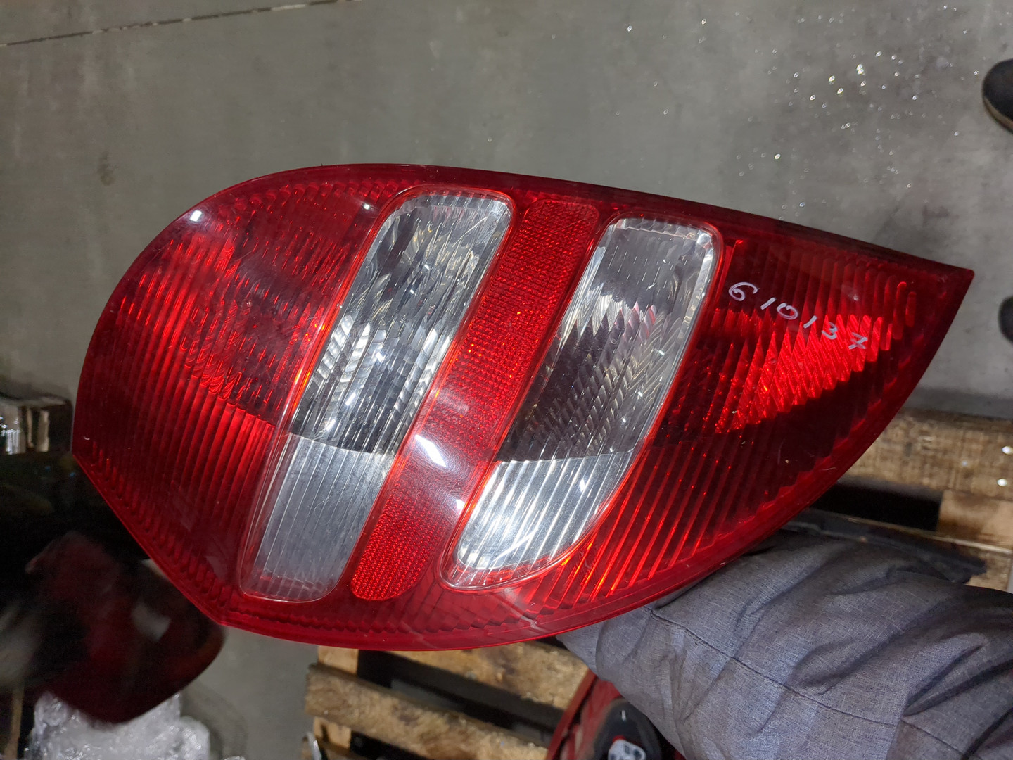 Фонарь задний левый