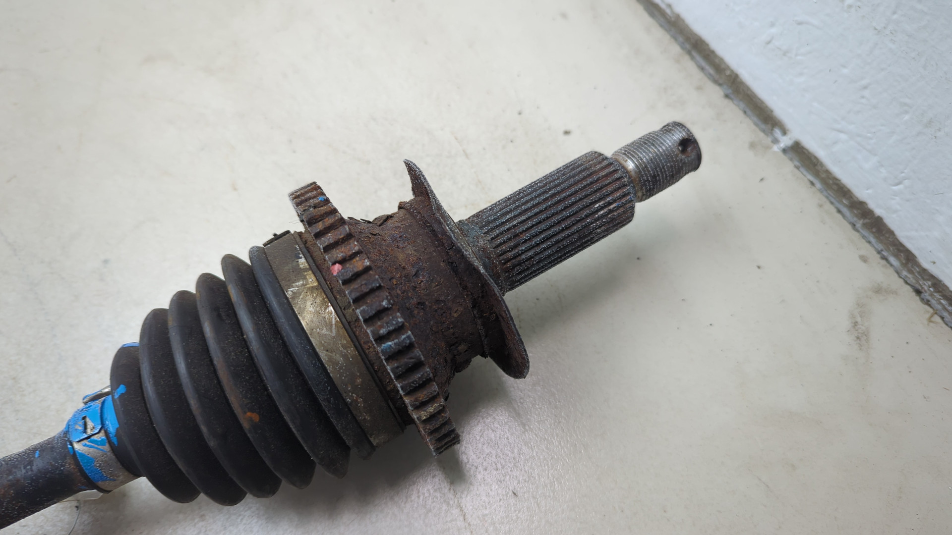 Полуось задняя правая