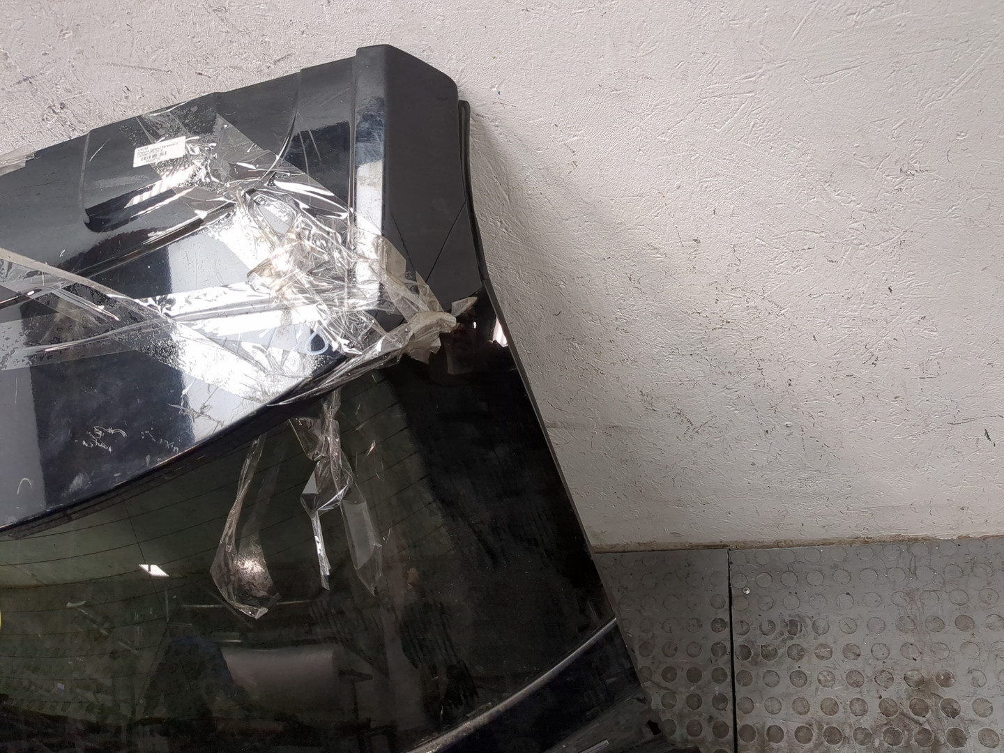 Дверь багажника