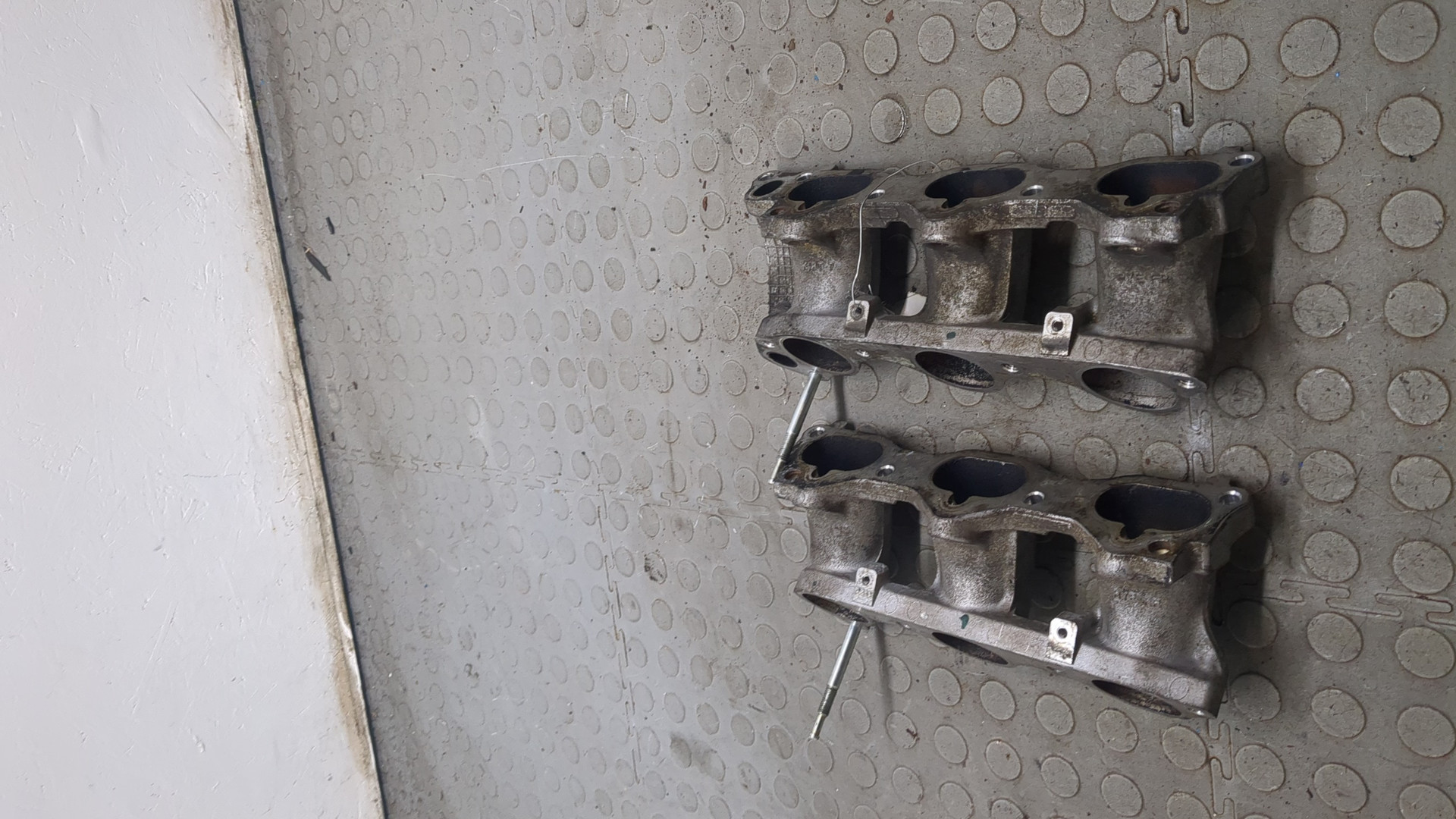 Коллектор впускной