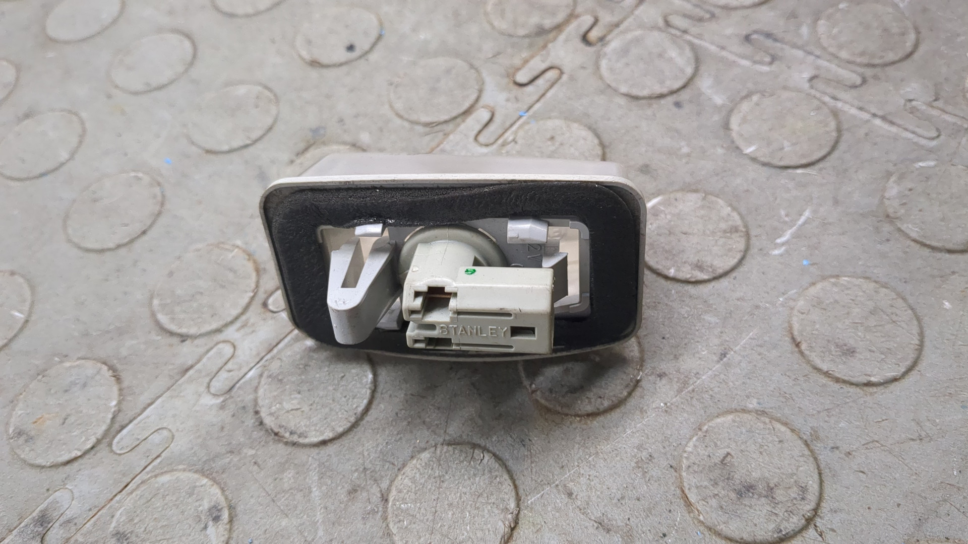 Фонарь подсветки номера