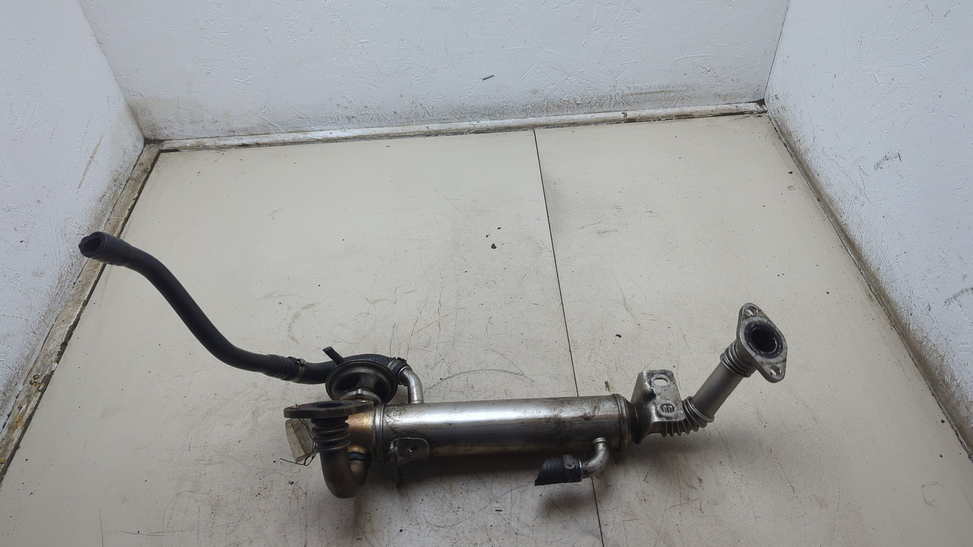 Тройник вентиляции картерных газов