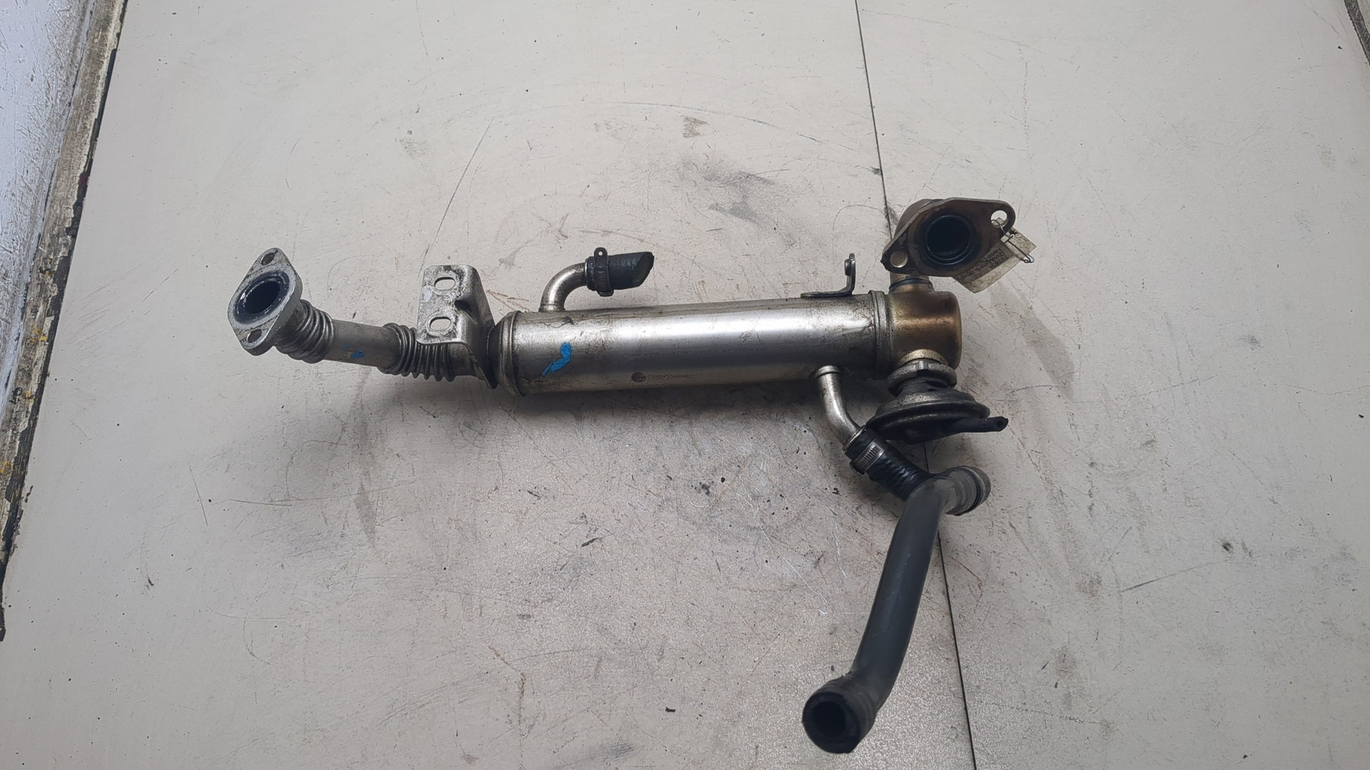 Тройник вентиляции картерных газов