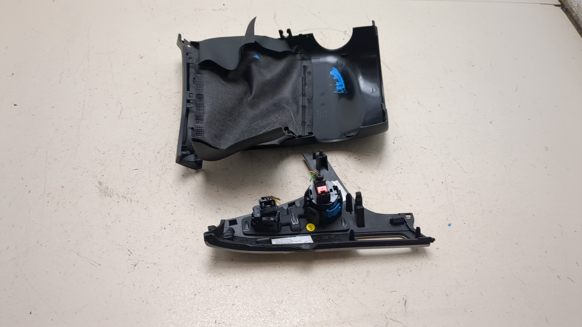 Кнопка запуска двигателя