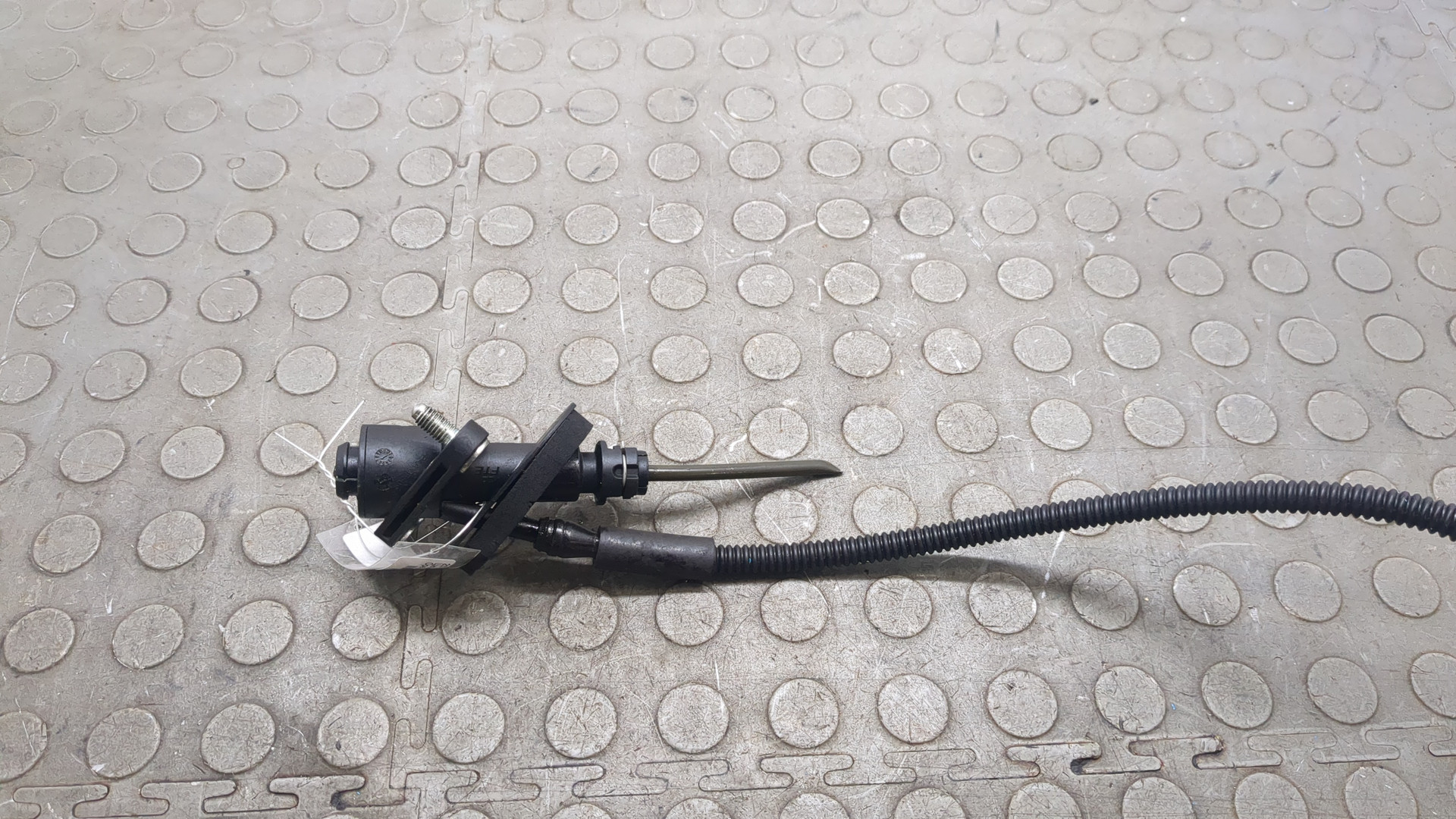 Цилиндр сцепления главный