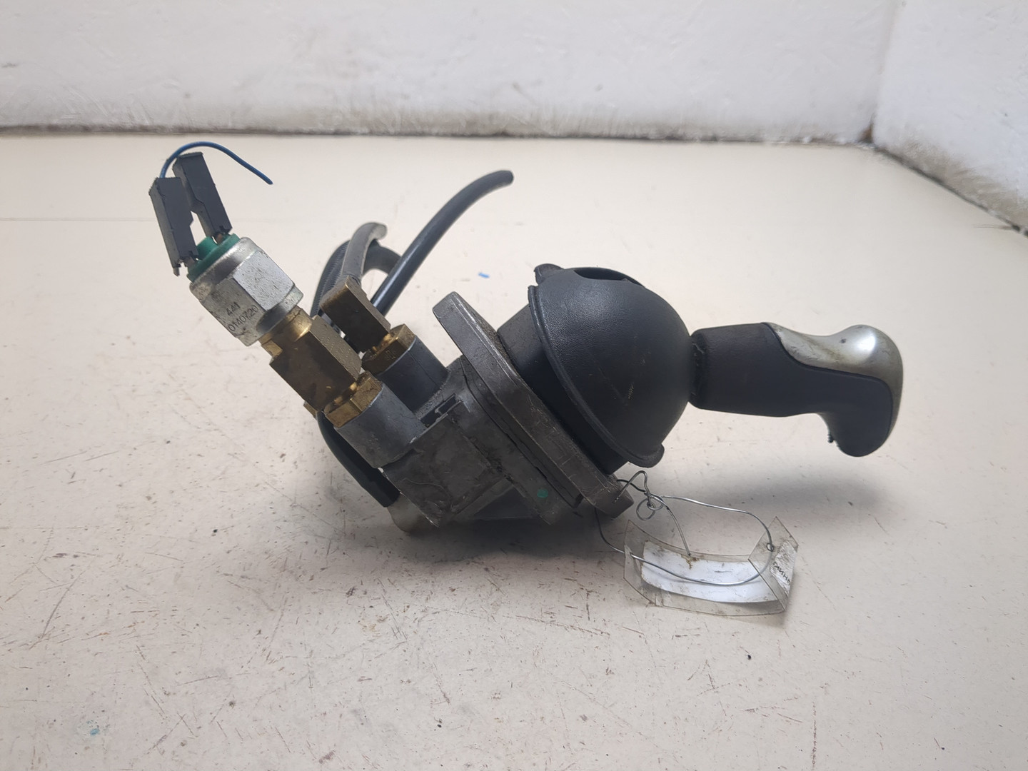 Кран ручного тормоза