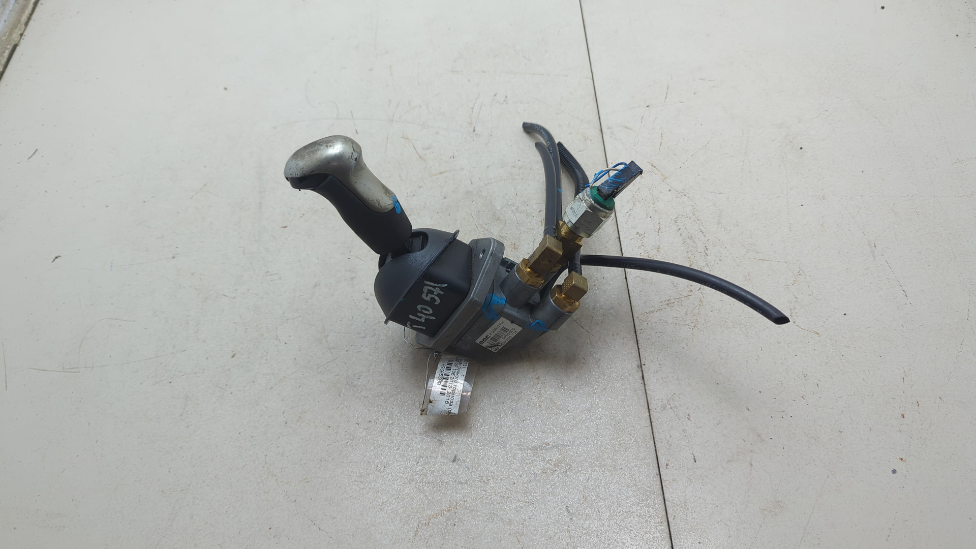 Кран ручного тормоза