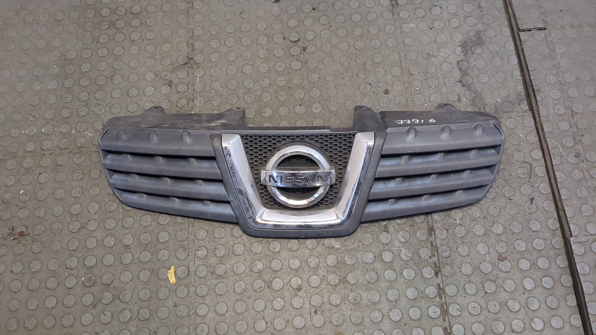 РешеткарадиатораNissanQashqai2006-2013,артикул9307845