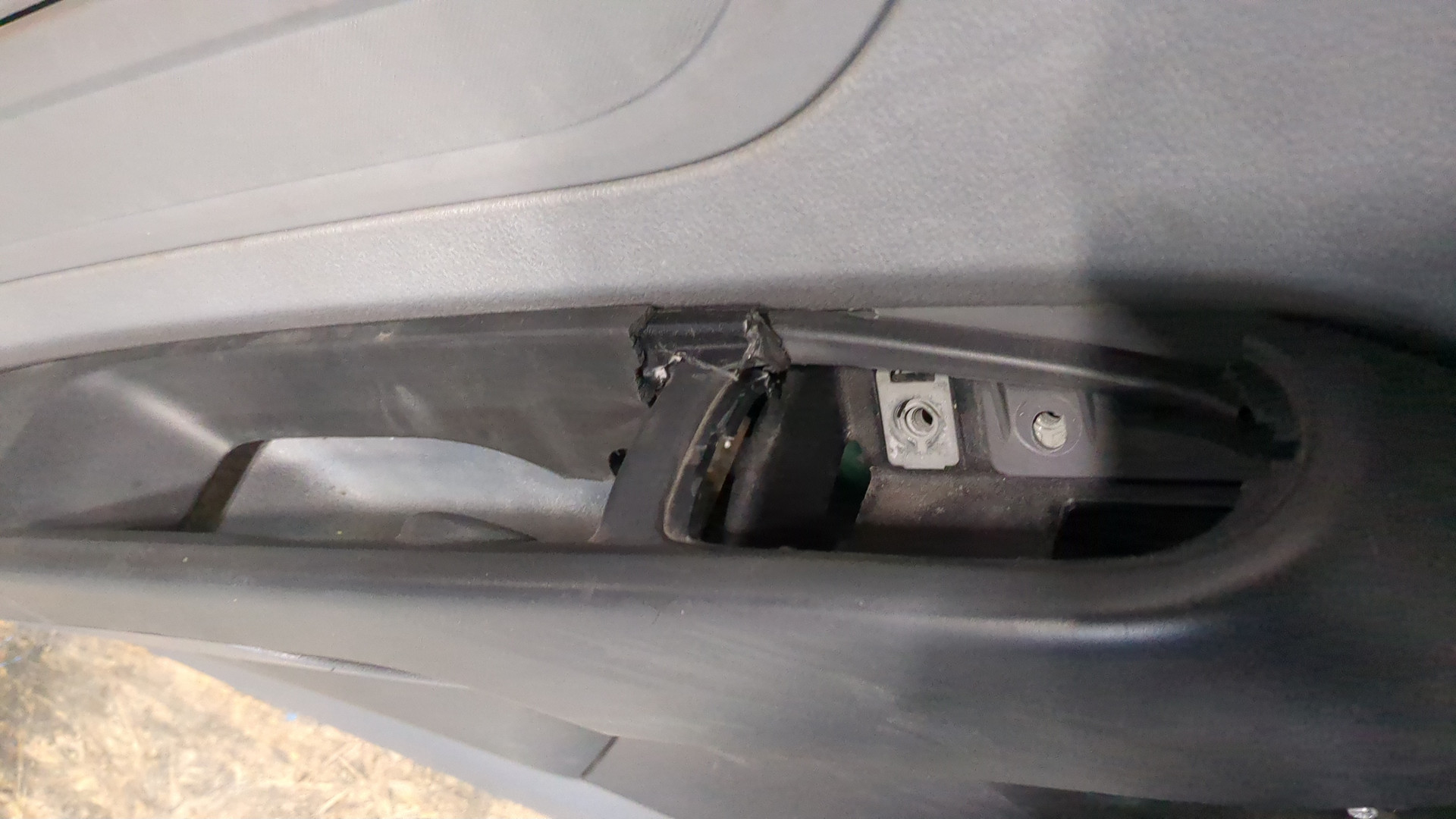 Дверь передняя левая