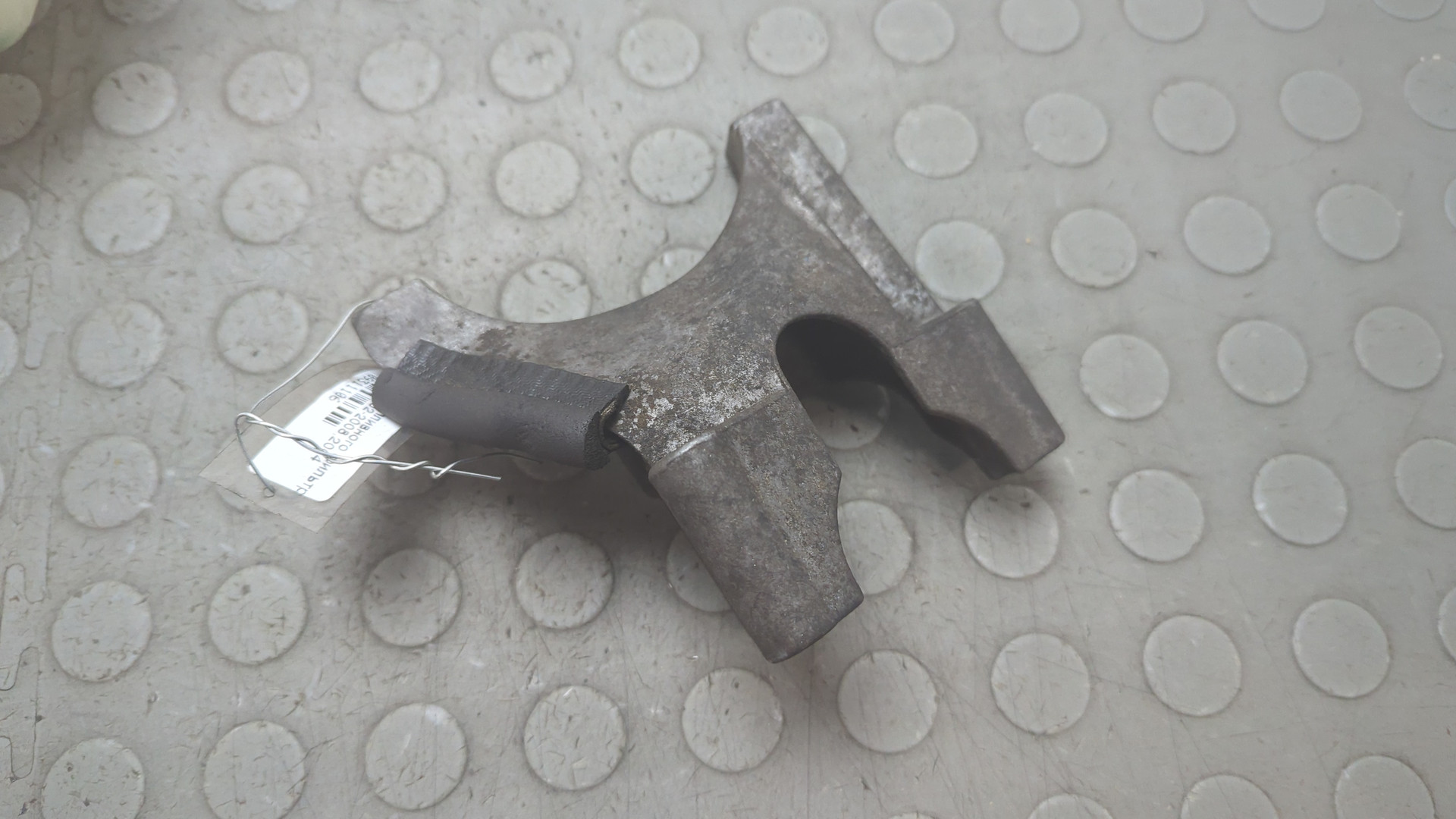 Кронштейн топливного фильтра