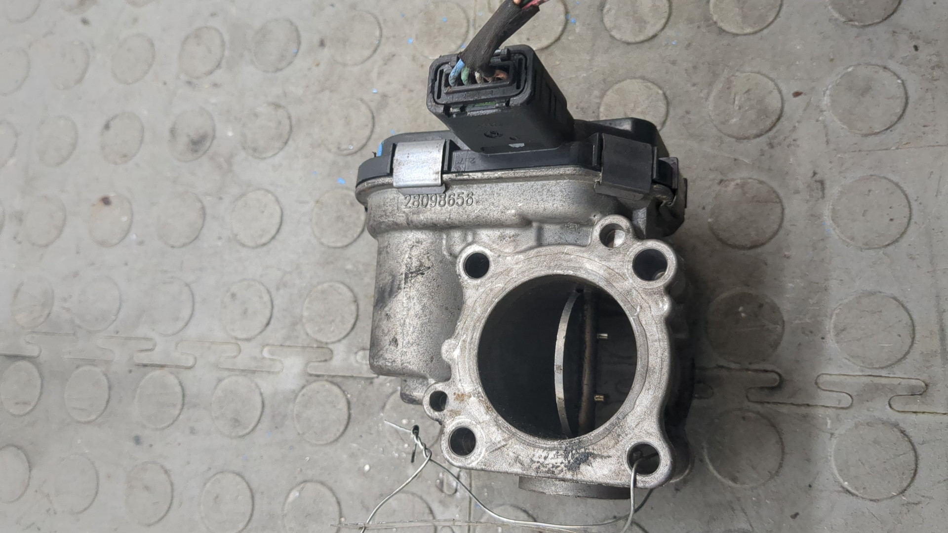 Заслонка дроссельная электрическая