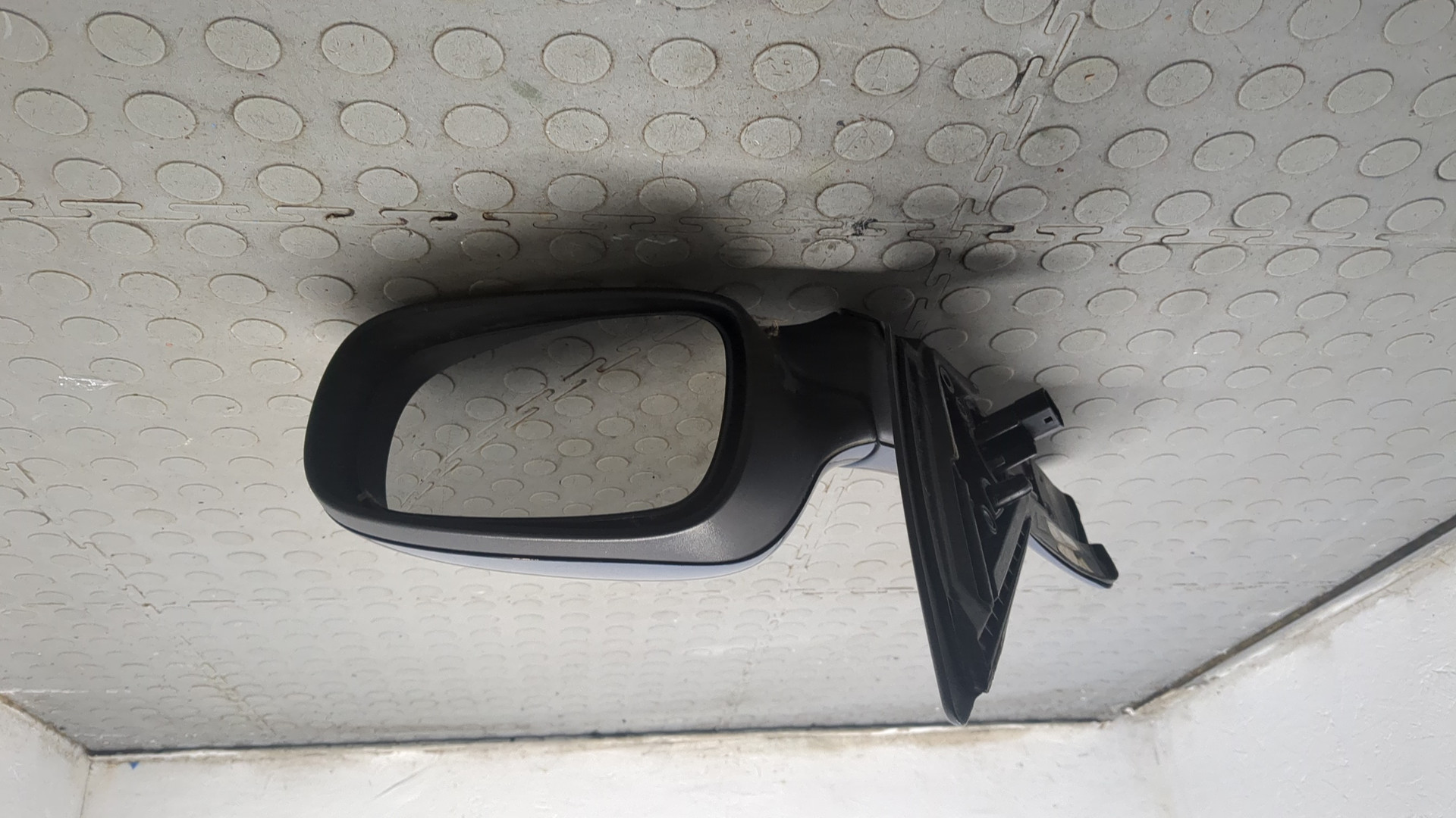 Зеркало правое электрическое