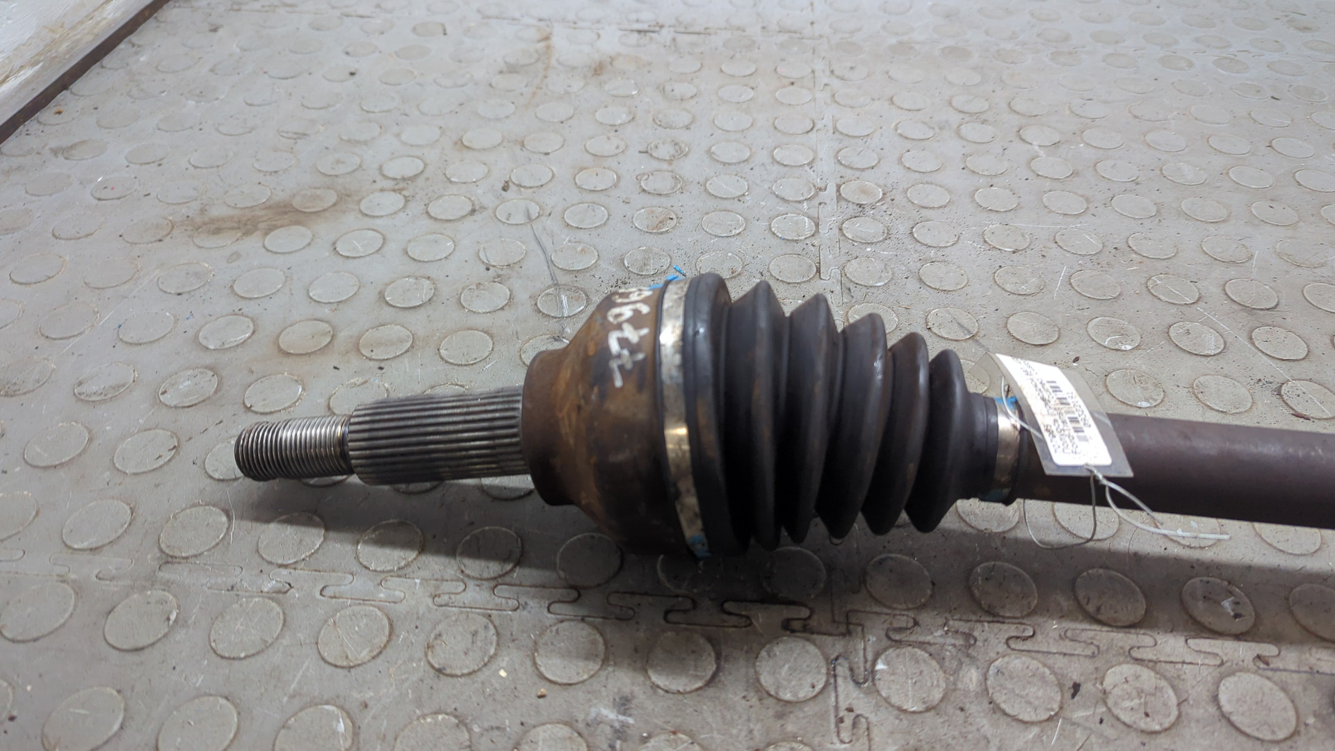 Полуось передняя левая