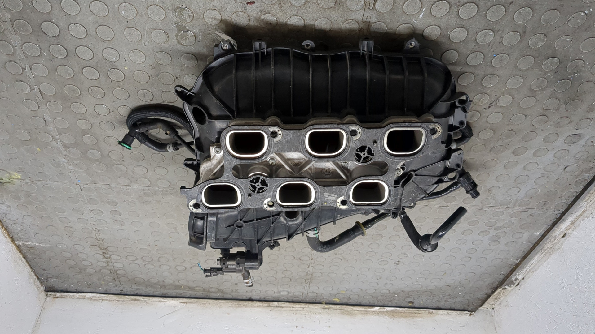 Коллектор впускной