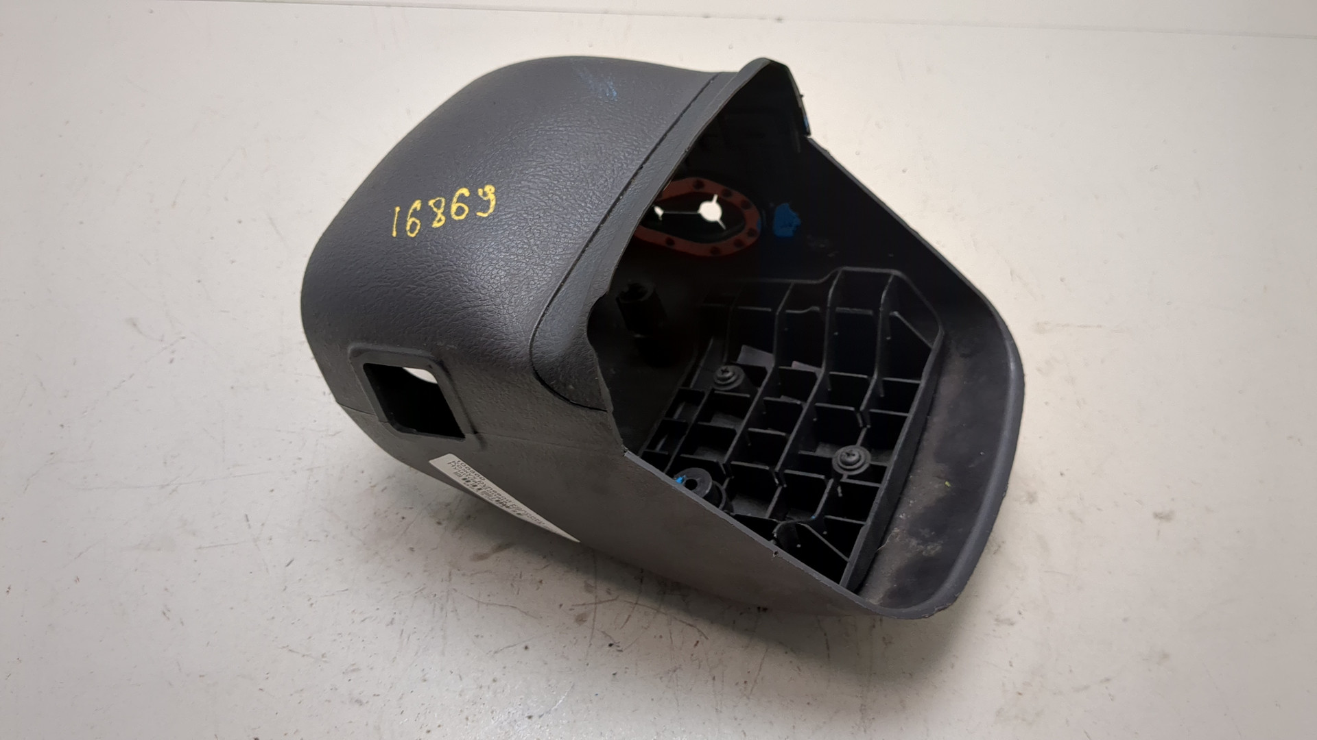 Кожух рулевой колонки