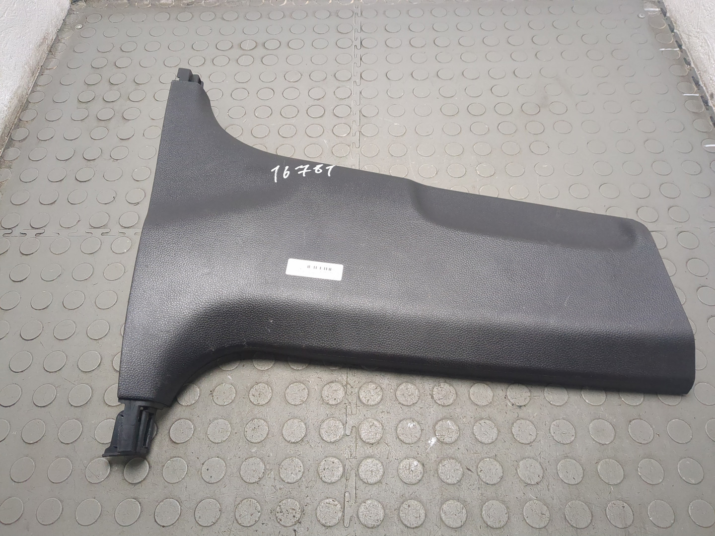 Обшивка стойки